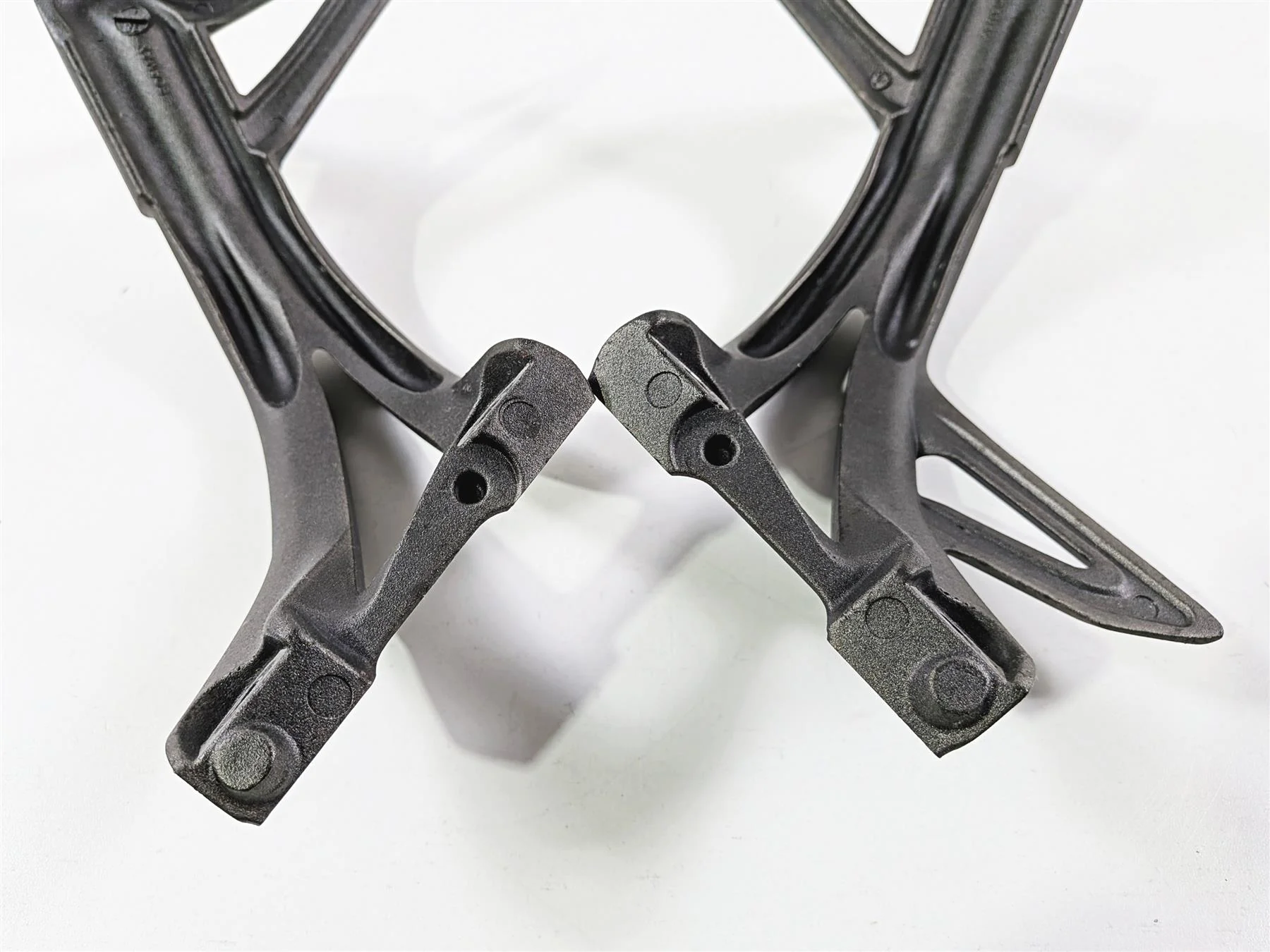 2019 Triumph Speed Triple RS 1050 Rear Passenger Footpeg Set T2081783 T2081784 - Image 10