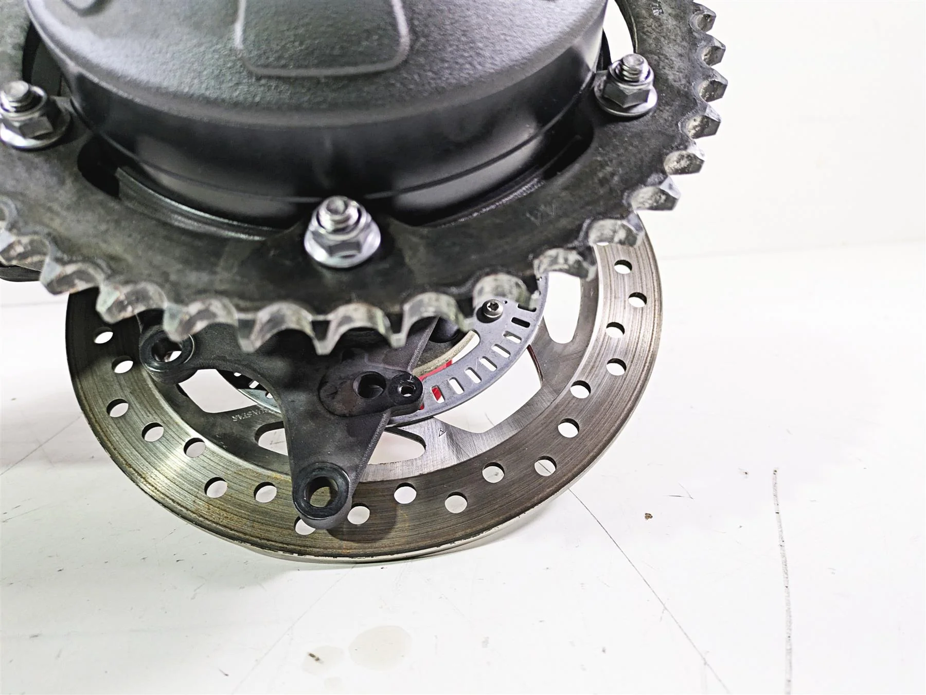 2019 Triumph Speed Triple RS 1050 Rear Swingarm & Axle Set T2059502 T2010257 - Image 10