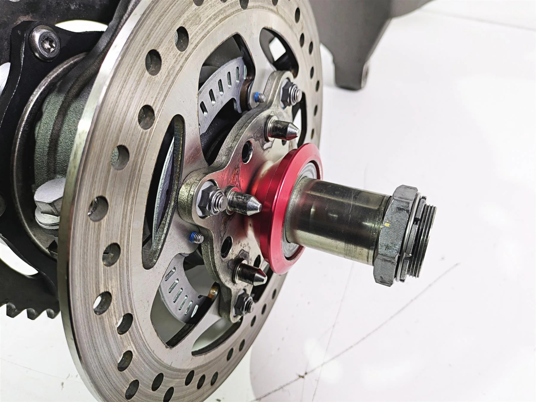 2019 Triumph Speed Triple RS 1050 Rear Swingarm & Axle Set T2059502 T2010257 - Image 5