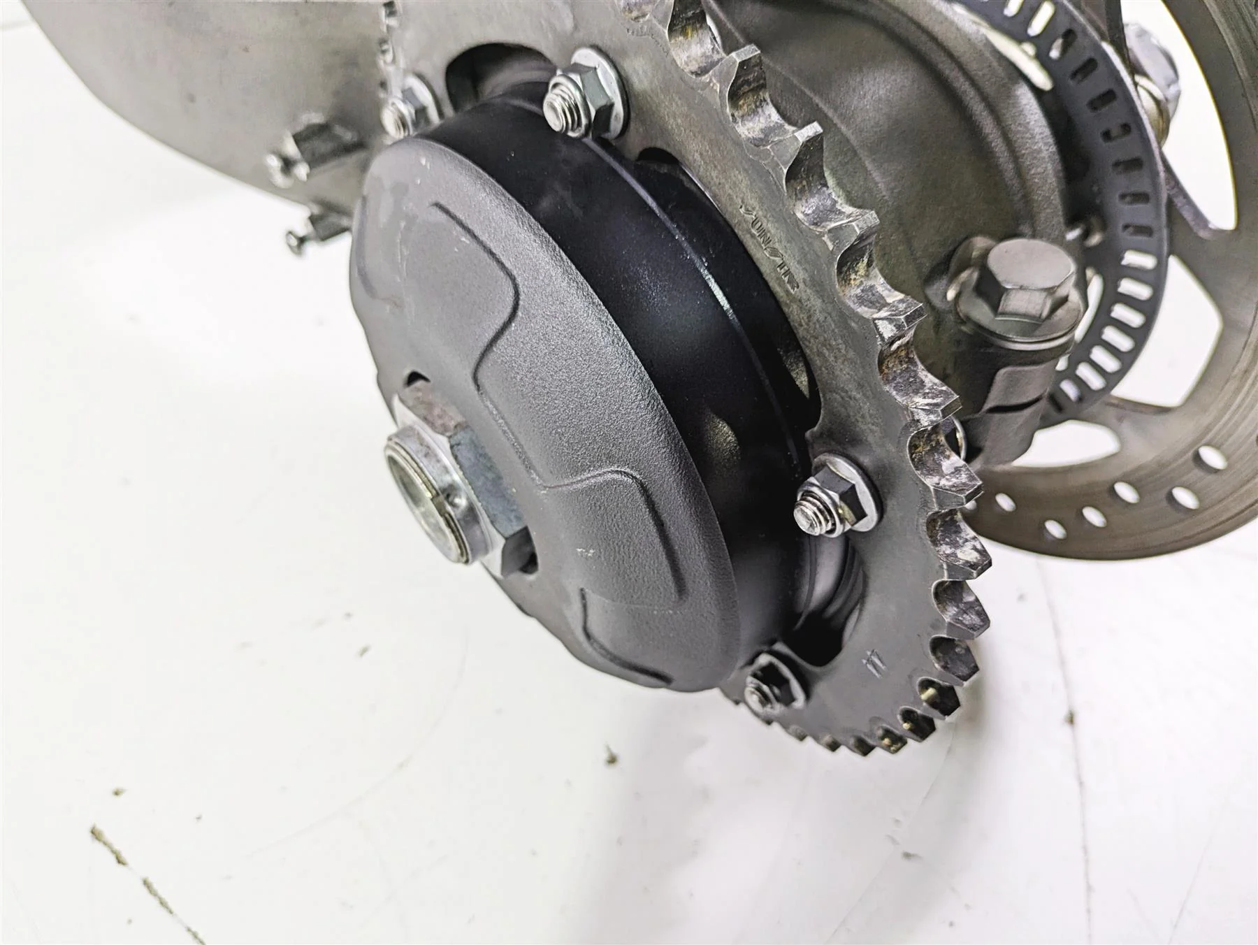 2019 Triumph Speed Triple RS 1050 Rear Swingarm & Axle Set T2059502 T2010257 - Image 6