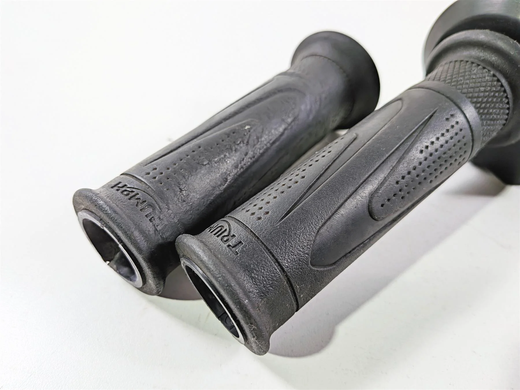 2019 Triumph Speed Triple RS 1050 Ride By Wire Throttle Grip Sensor T2042226 - Image 9