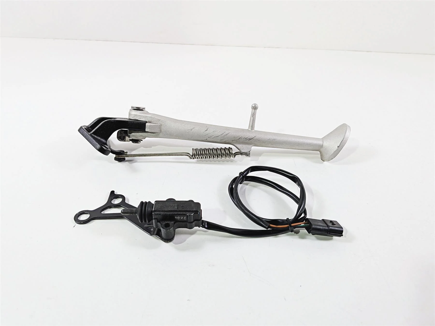 2019 Triumph Speed Triple RS 1050 Side Kickstand Kick Stand & Switch T2089733 - Image 2