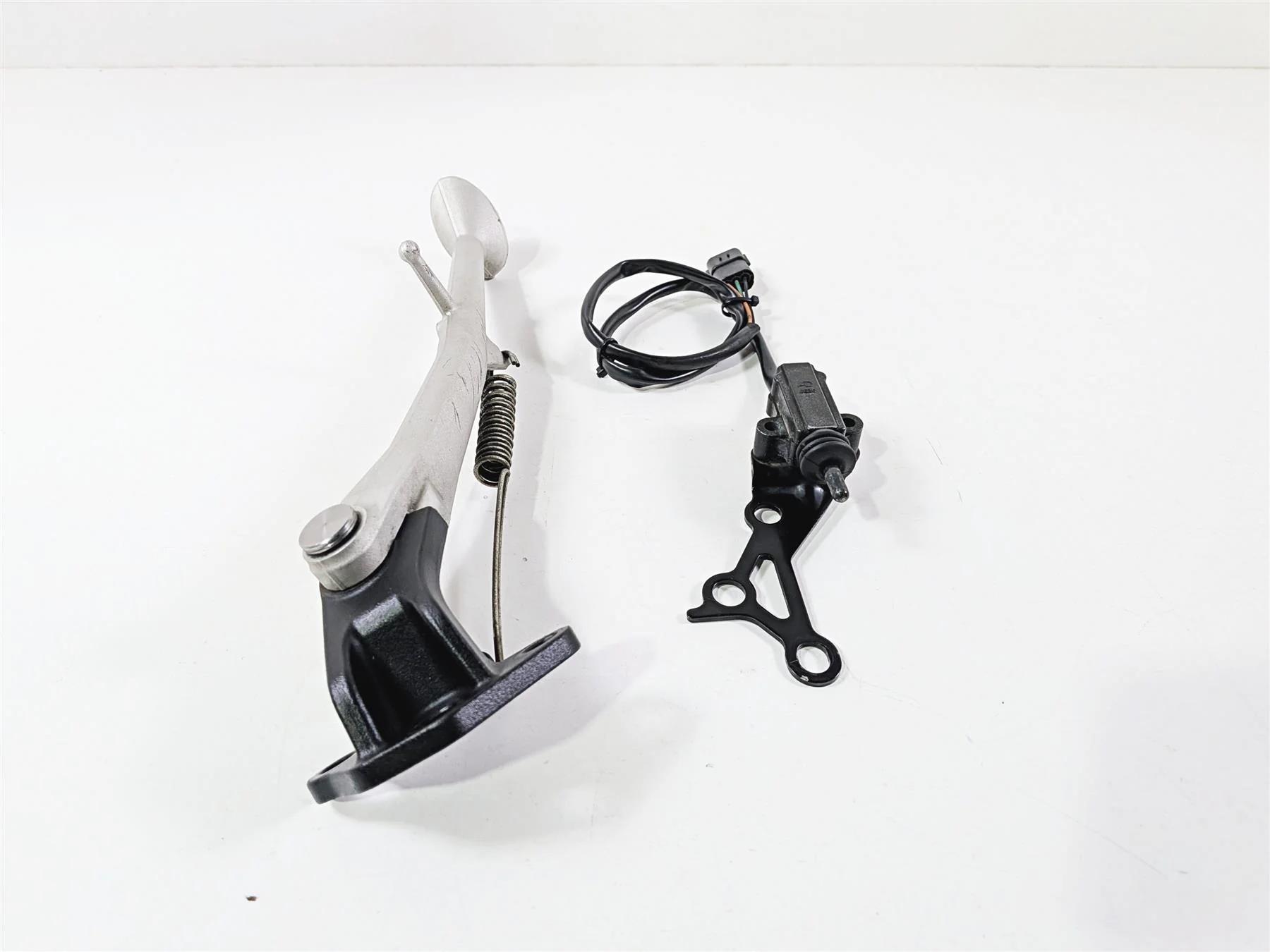 2019 Triumph Speed Triple RS 1050 Side Kickstand Kick Stand & Switch T2089733 - Image 3
