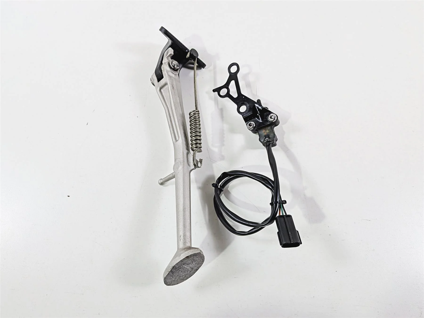2019 Triumph Speed Triple RS 1050 Side Kickstand Kick Stand & Switch T2089733 - Image 8