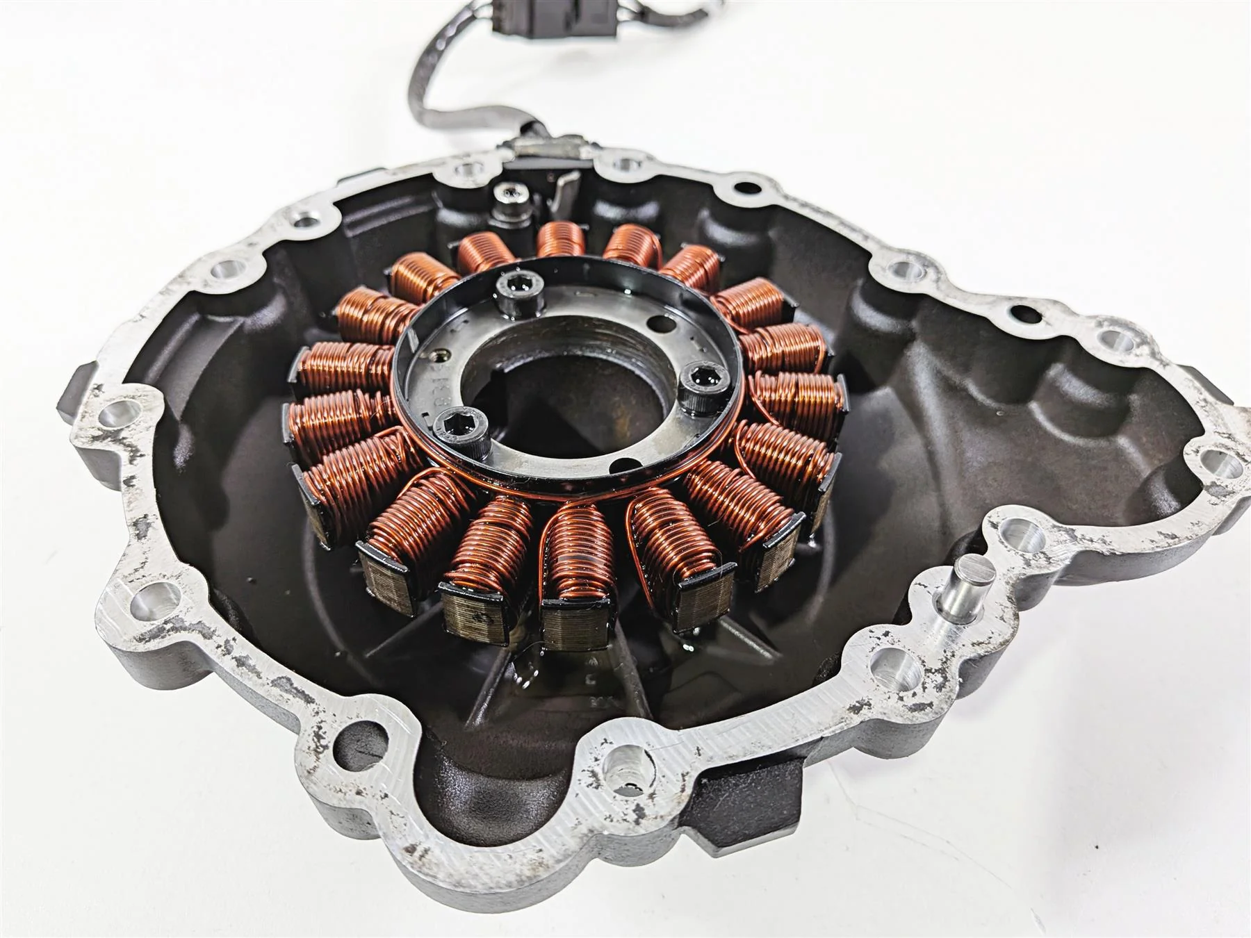 2019 Triumph Speed Triple RS 1050 Stator Alternator Generator & Cover T1300196 - Image 11