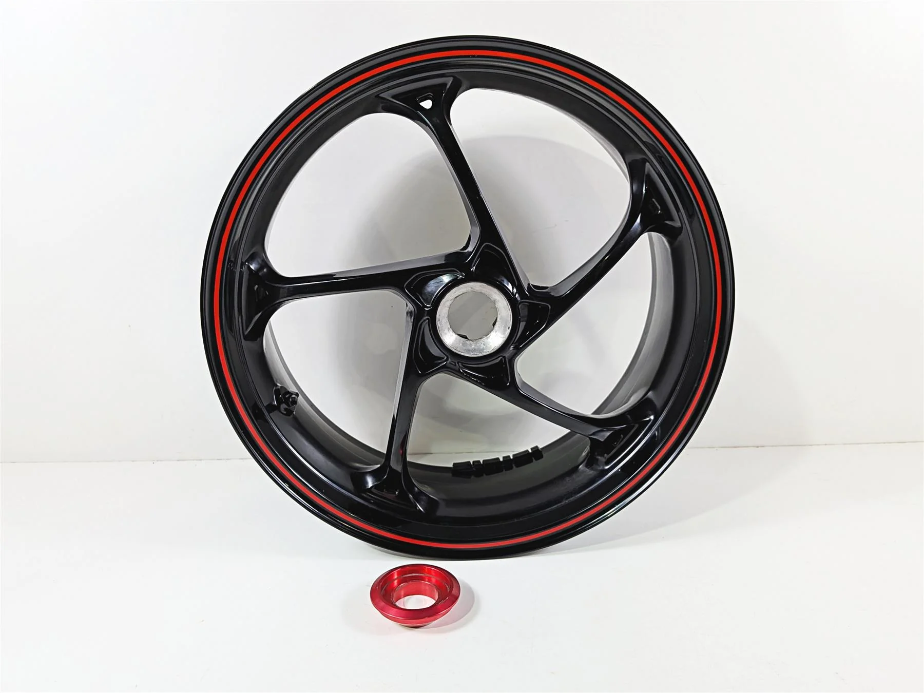 2019 Triumph Speed Triple RS 1050 Straight Nice Rear Wheel Rim 17x6 T2010574