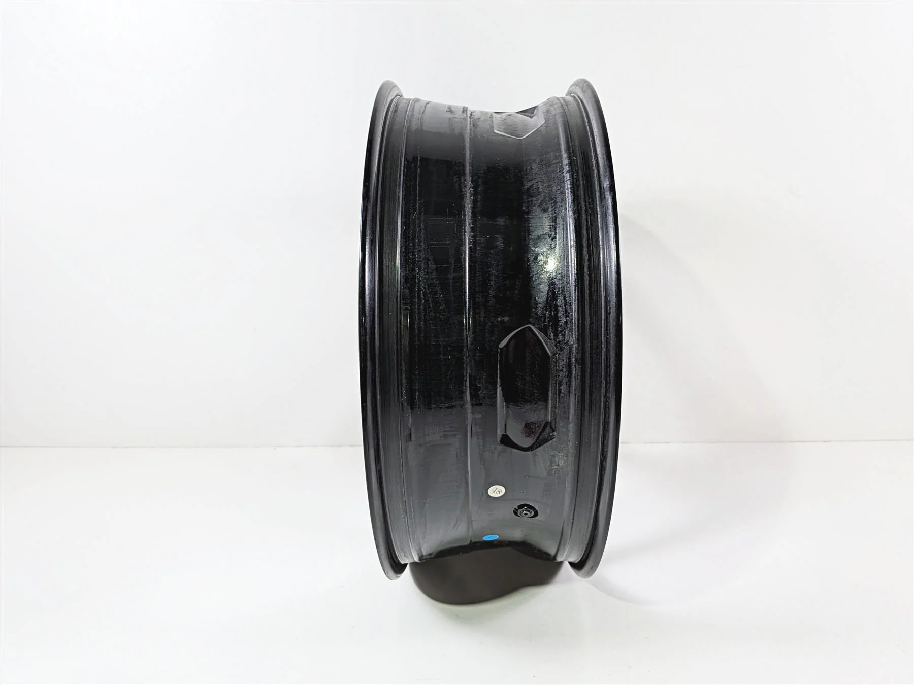 2019 Triumph Speed Triple RS 1050 Straight Nice Rear Wheel Rim 17x6 T2010574 - Image 2