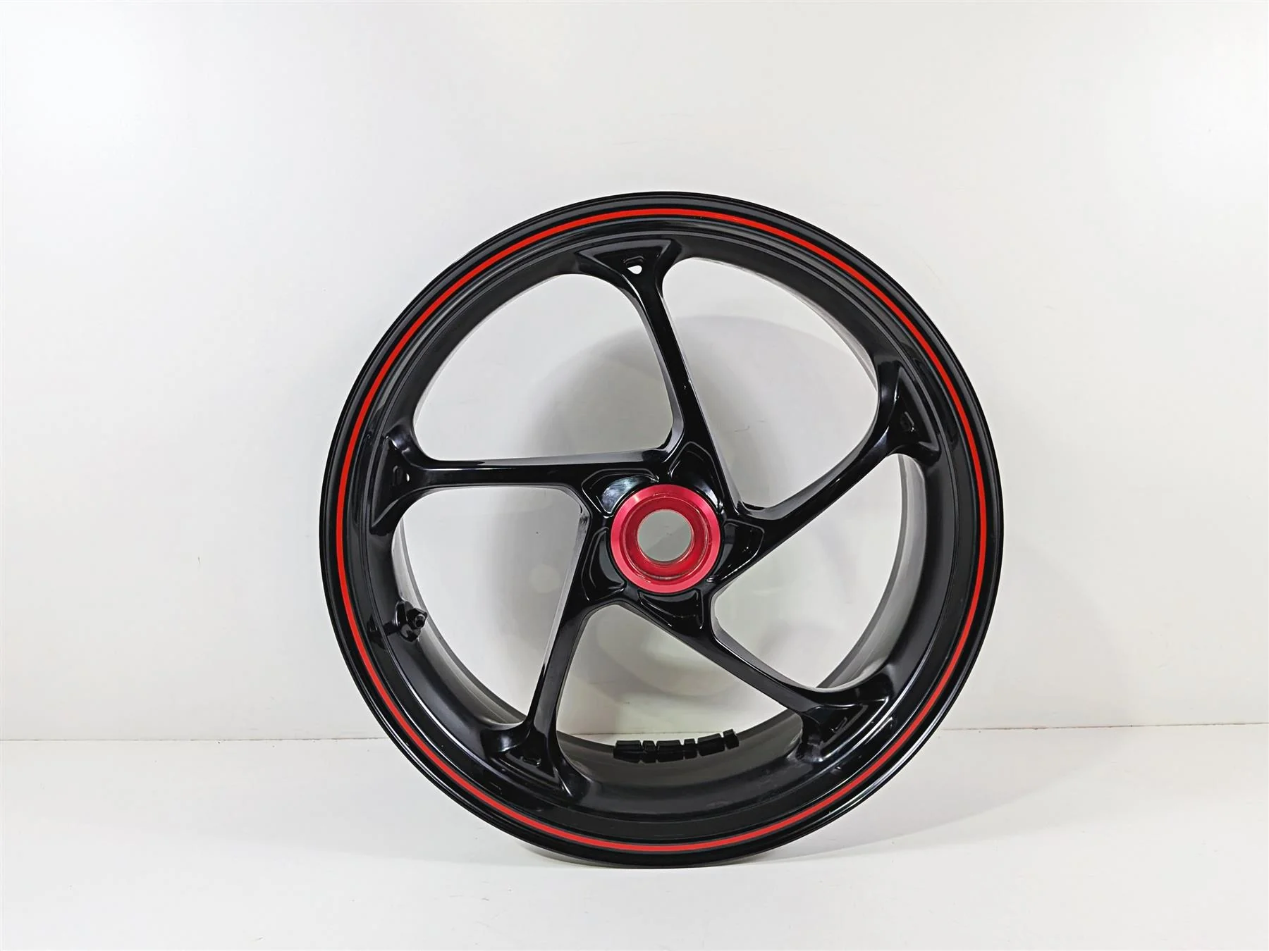 2019 Triumph Speed Triple RS 1050 Straight Nice Rear Wheel Rim 17x6 T2010574 - Image 4
