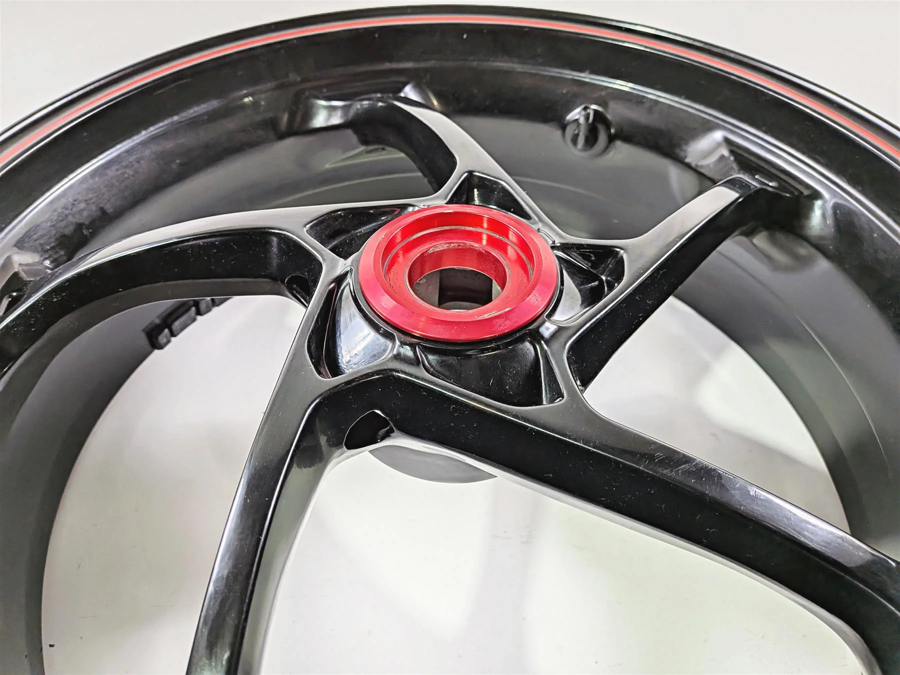2019 Triumph Speed Triple RS 1050 Straight Nice Rear Wheel Rim 17x6 T2010574 - Image 8