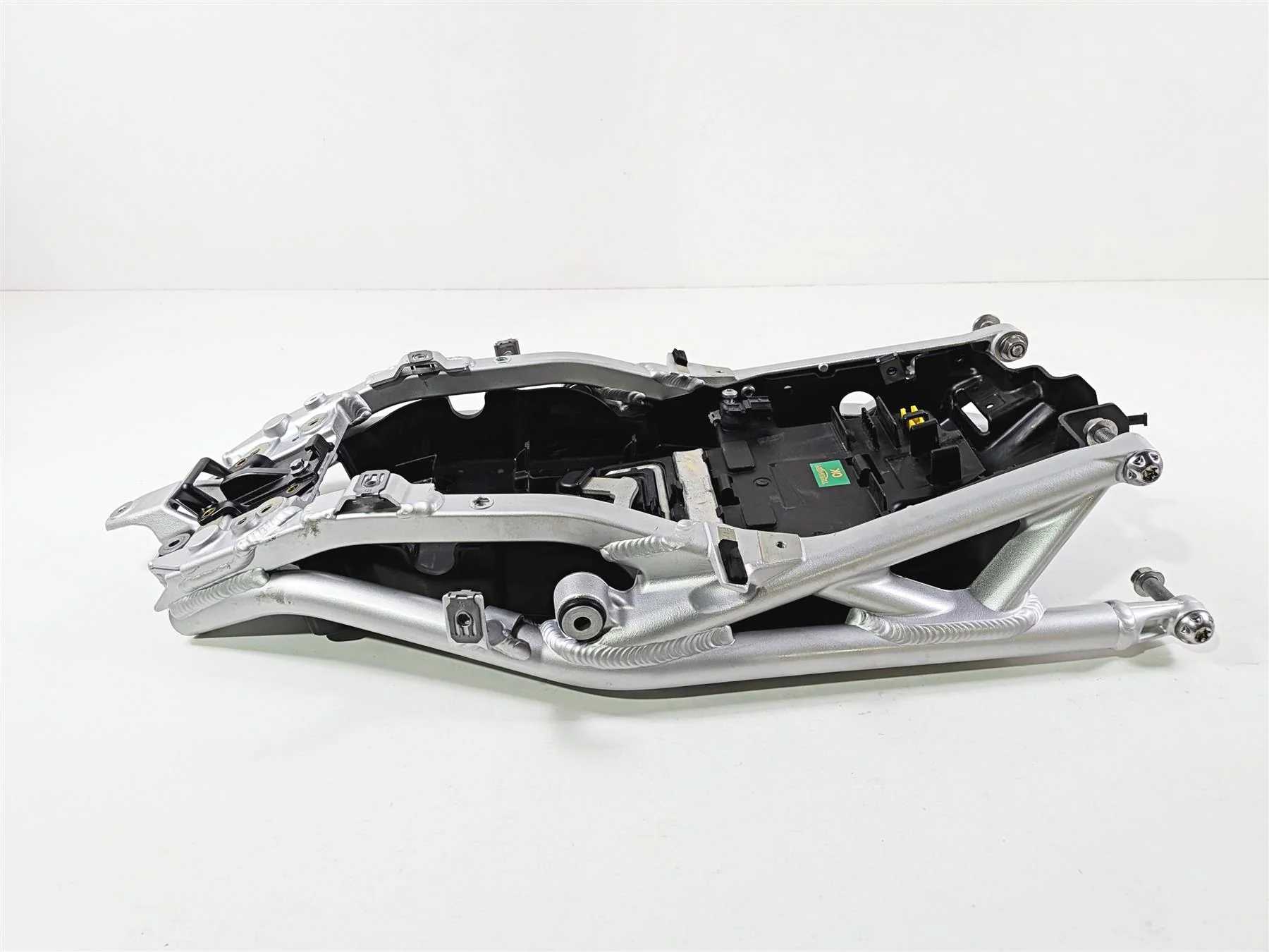 2019 Triumph Speed Triple RS 1050 Straight Subframe & Inner Fender T2079742 - Image 2