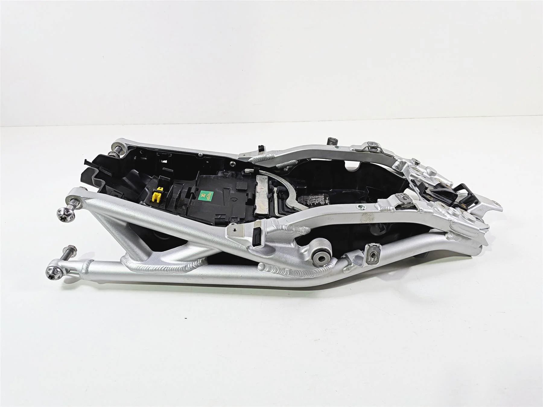 2019 Triumph Speed Triple RS 1050 Straight Subframe & Inner Fender T2079742 - Image 4