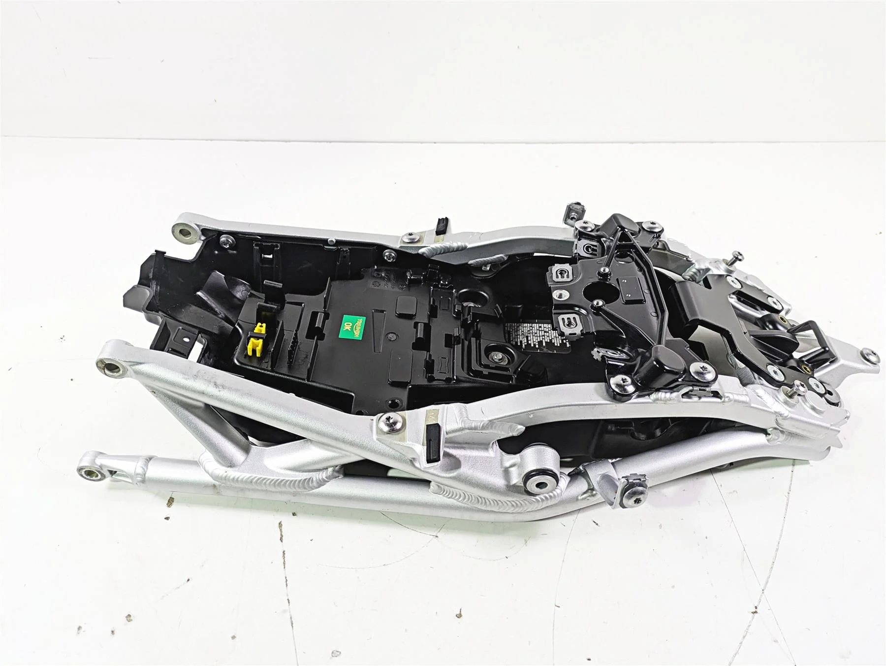 2019 Triumph Speed Triple RS 1050 Subframe Sub Frame & Inner Fender T2079742 - Image 3