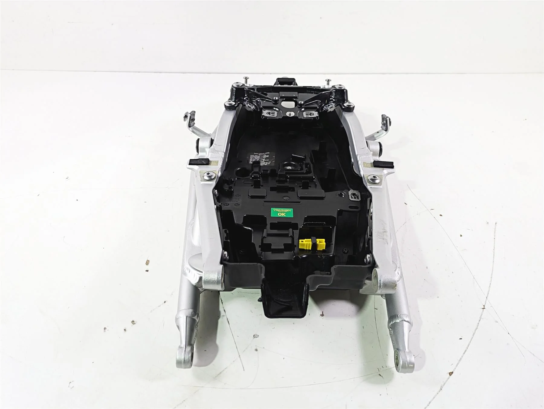 2019 Triumph Speed Triple RS 1050 Subframe Sub Frame & Inner Fender T2079742 - Image 4