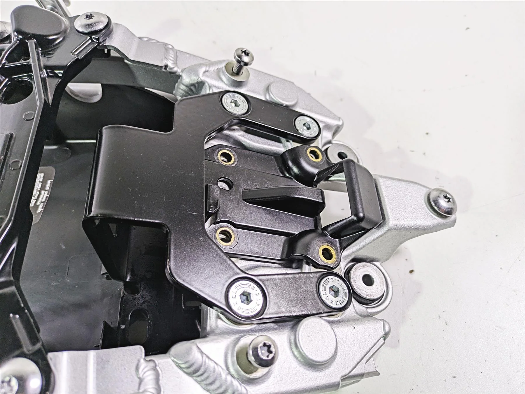2019 Triumph Speed Triple RS 1050 Subframe Sub Frame & Inner Fender T2079742 - Image 6