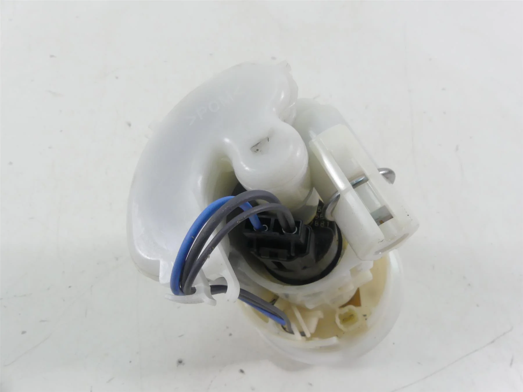 2019 Triumph Street Triple 765R Denso Fuel Gas Petrol Pump - Tested T2400735 - Image 4