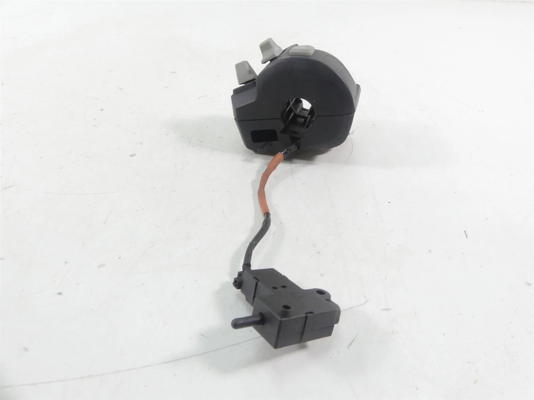 2019 Triumph Street Triple 765R Left Hand Control Switch Light T2049729 - Image 4