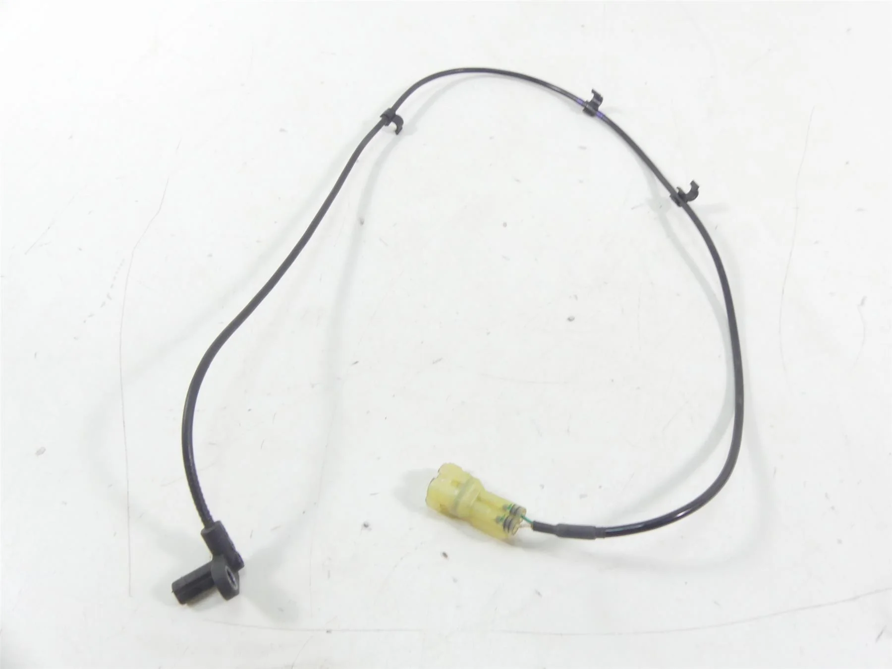 2019 Triumph Street Triple 765R Rear Abs Brake Wheel Speed Sensor T2021672 - Image 2