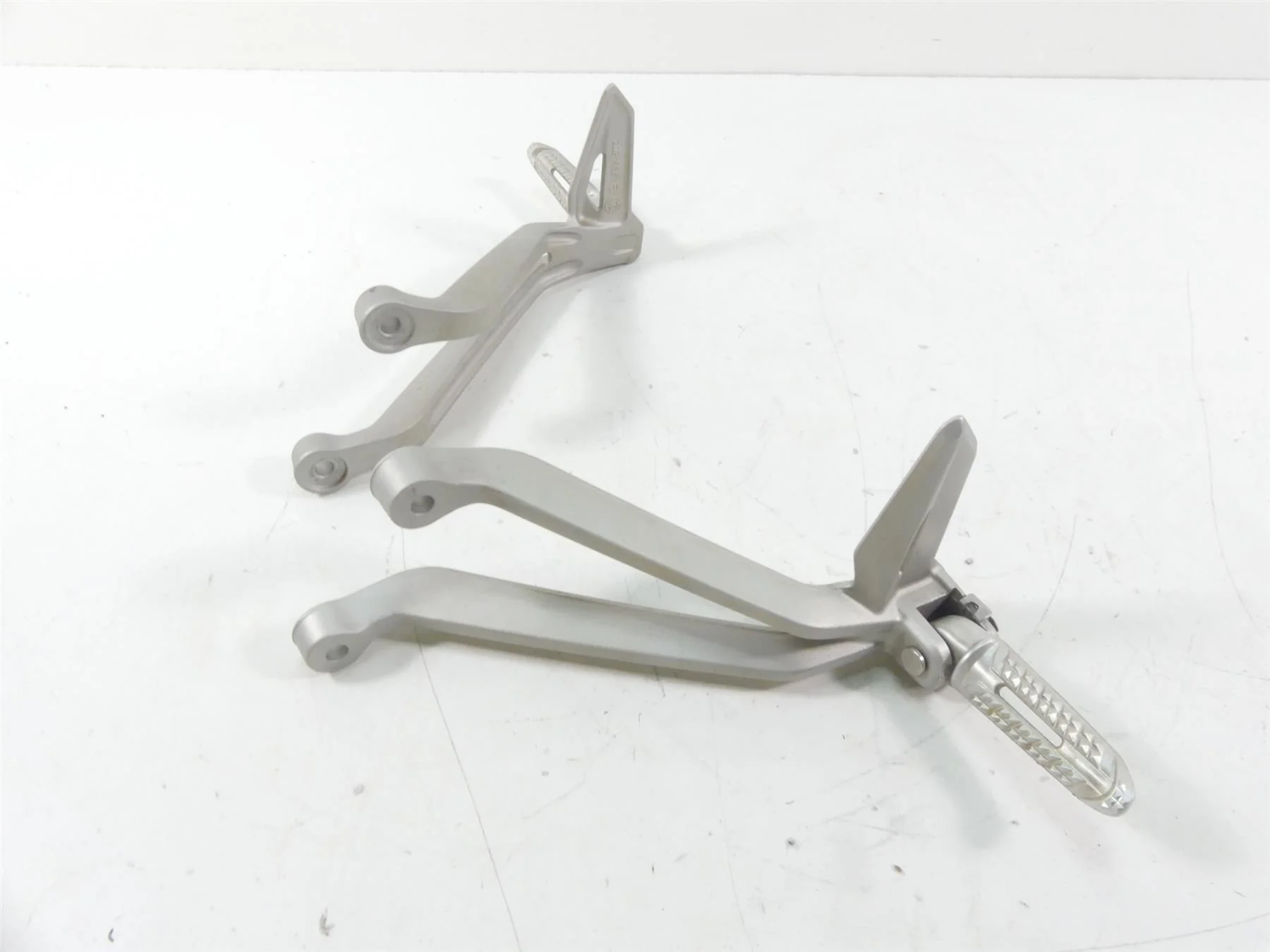 2019 Triumph Street Triple 765R Rear Passenger Footpeg Set T2081986 - Image 2