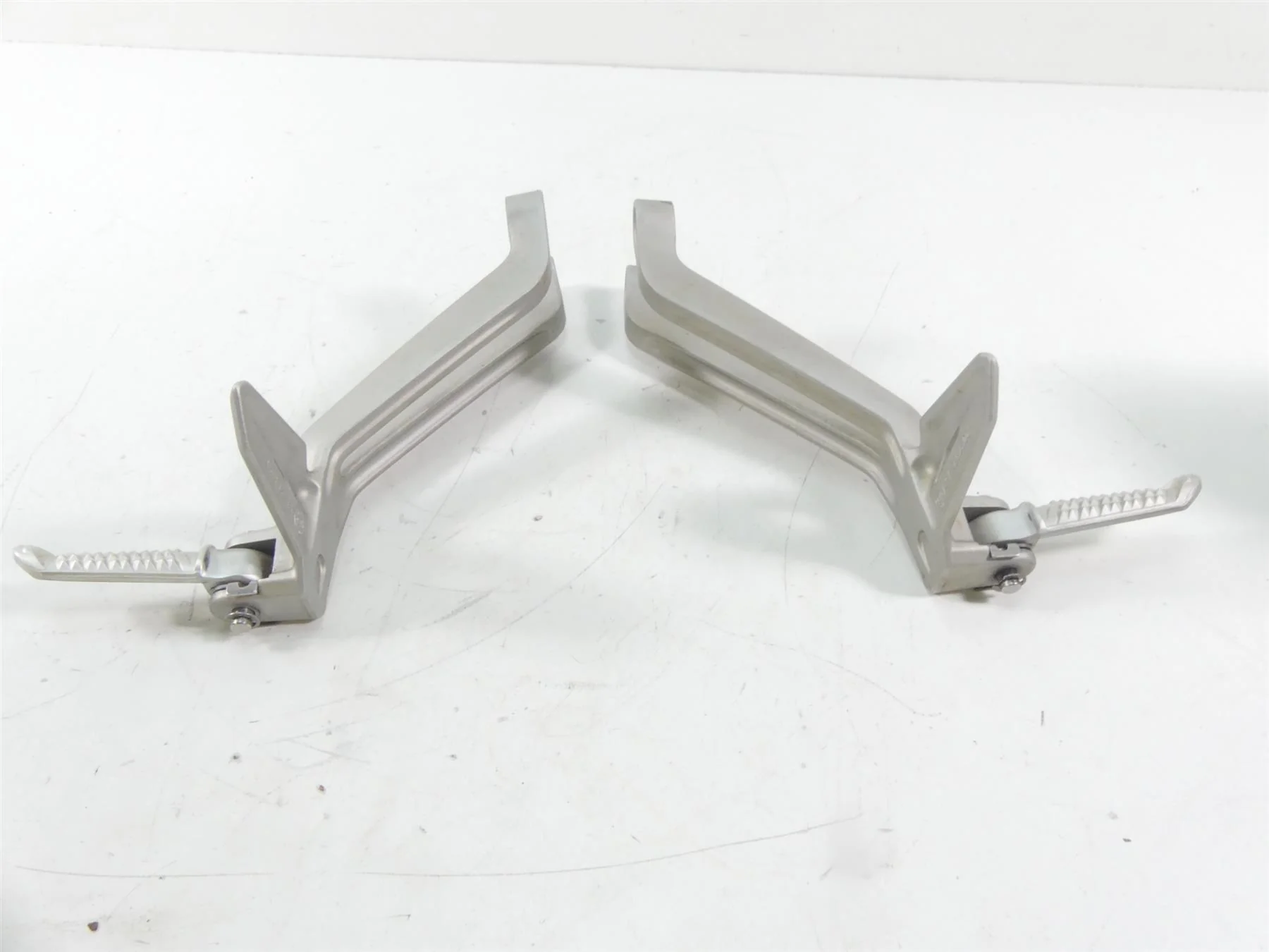 2019 Triumph Street Triple 765R Rear Passenger Footpeg Set T2081986 - Image 3