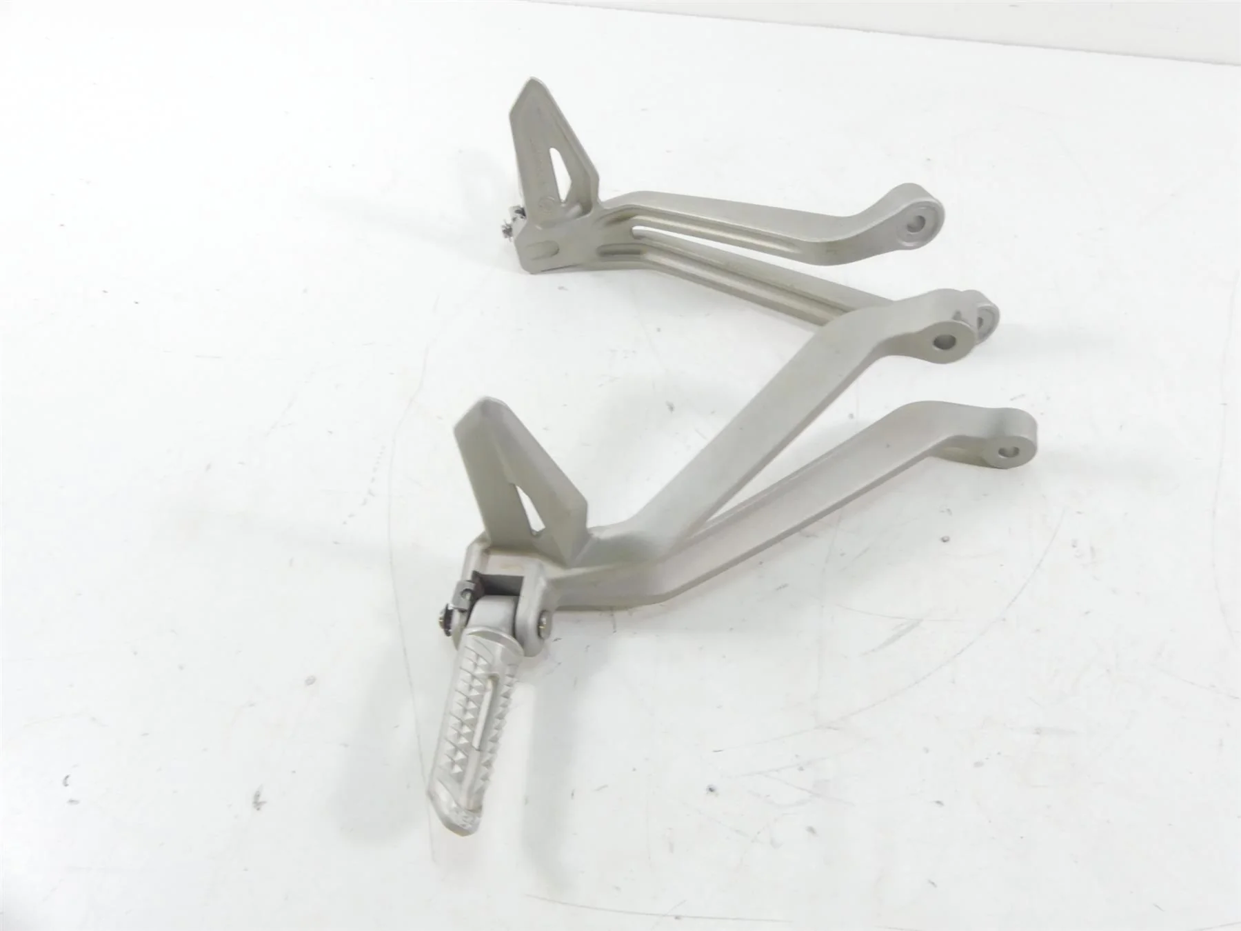 2019 Triumph Street Triple 765R Rear Passenger Footpeg Set T2081986 - Image 4