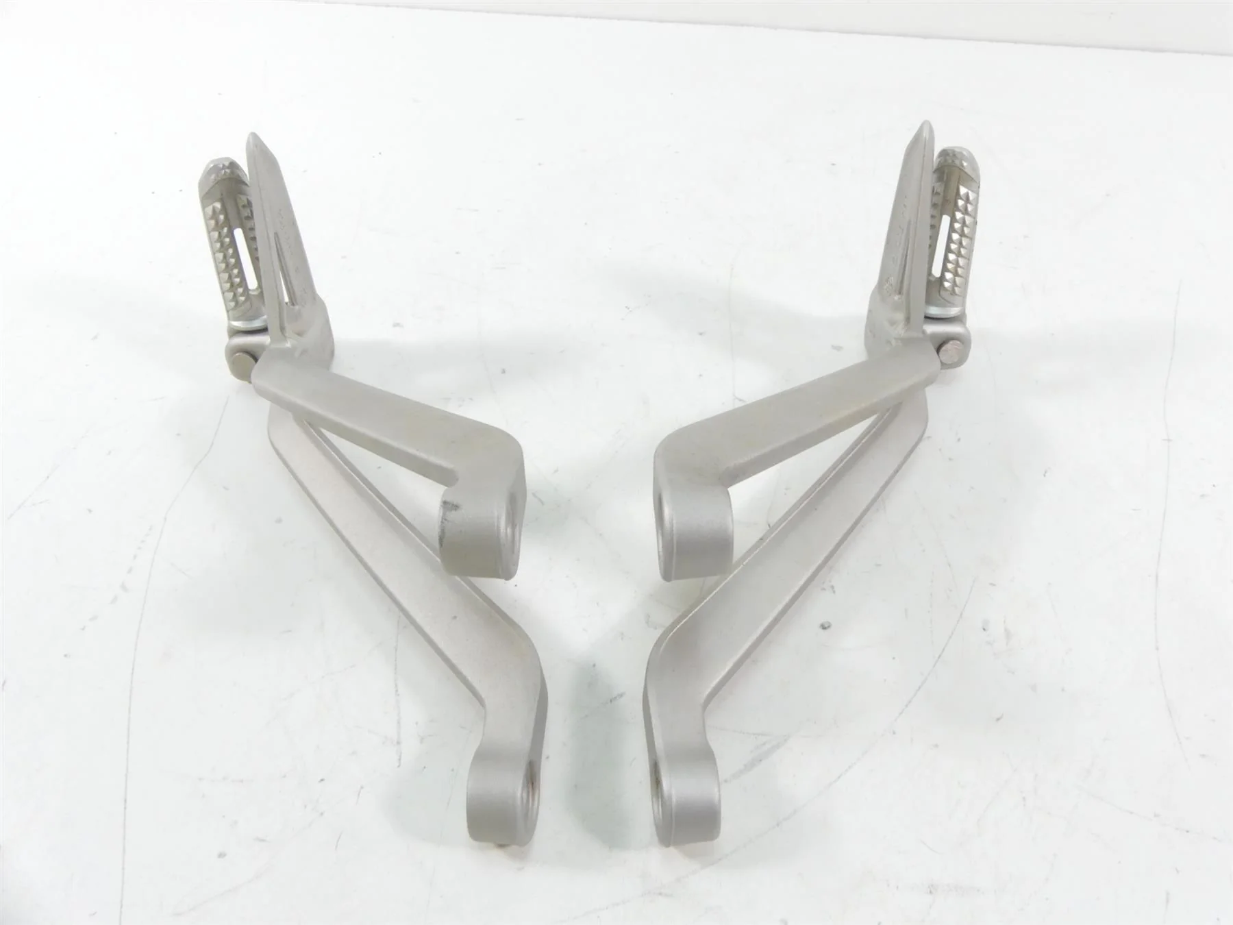 2019 Triumph Street Triple 765R Rear Passenger Footpeg Set T2081986 - Image 5