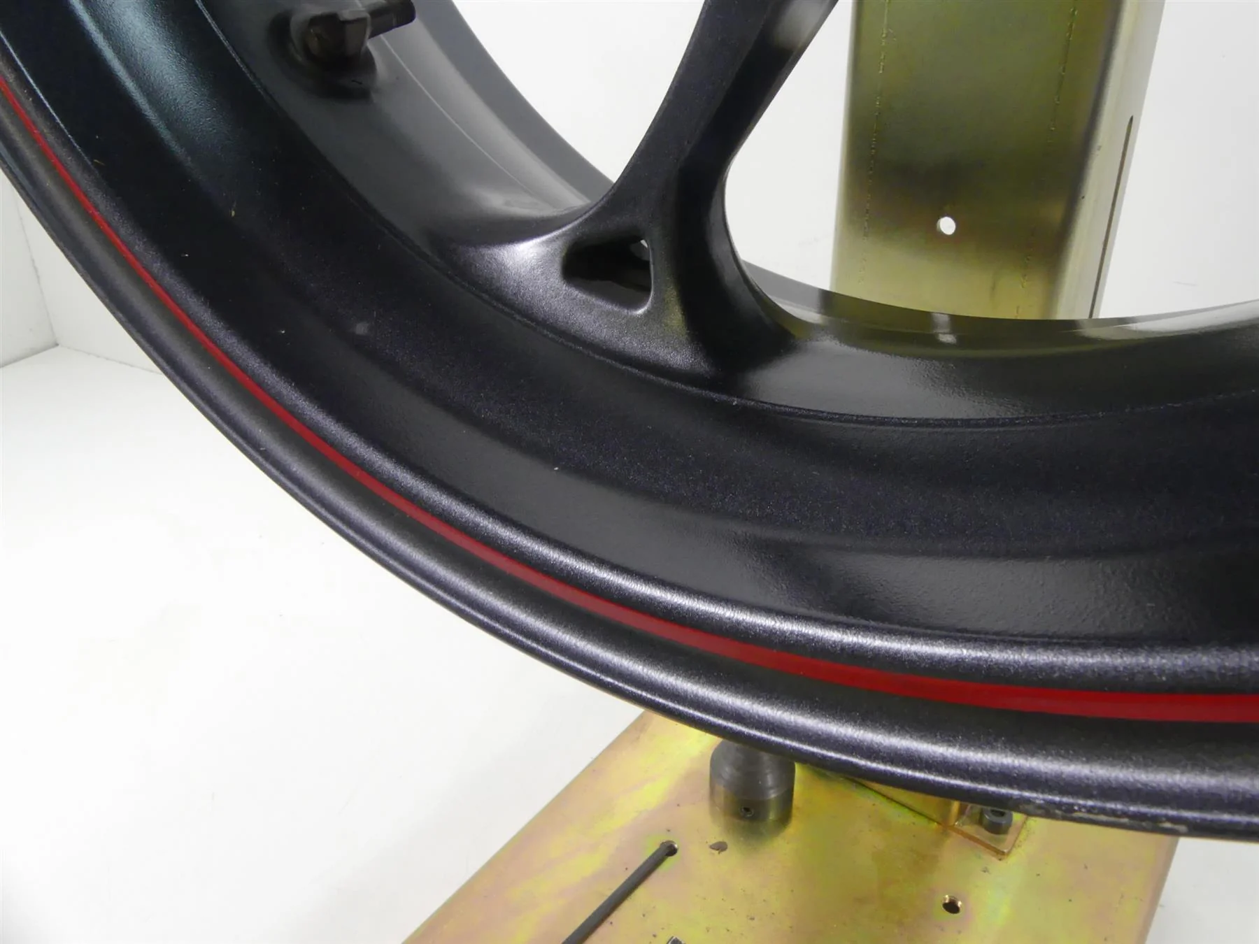 2019 Triumph Street Triple 765R Rear Wheel Rim 17x5.5 - Read T2010928 - Image 5