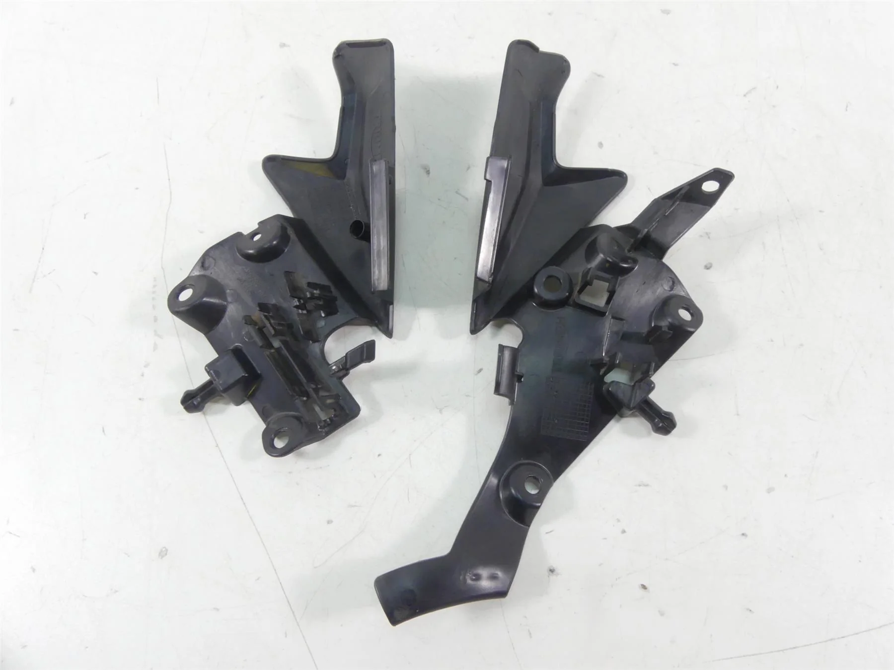 2019 Triumph Street Triple 765R Upper Infill Cover Fairing Plastics T2309779 - Image 5