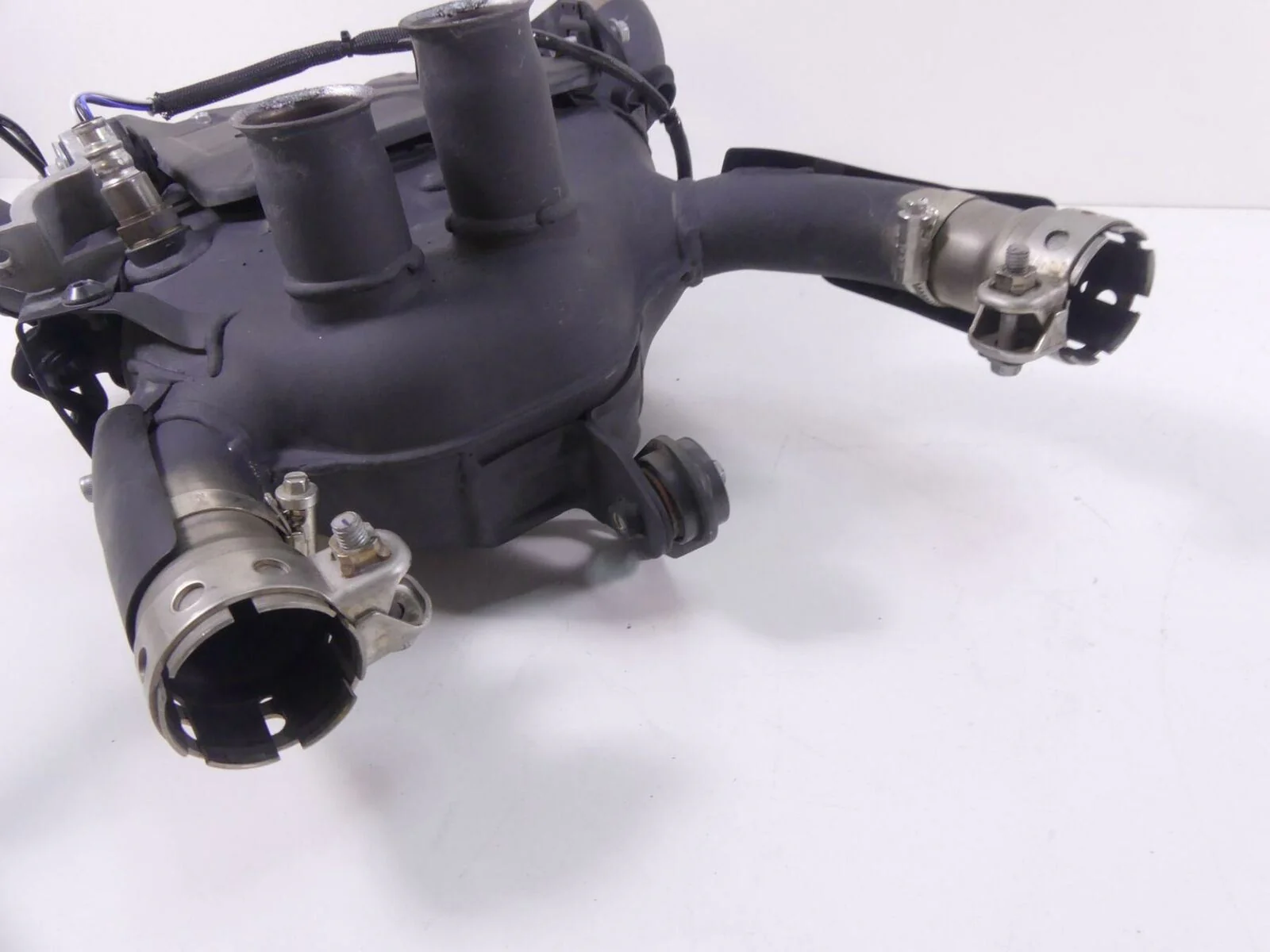 2019 Yamaha VMX17 V-Max 1700 Exhaust Chamber Header Manifold Pipe 2S3-14701-50-0 - Image 9