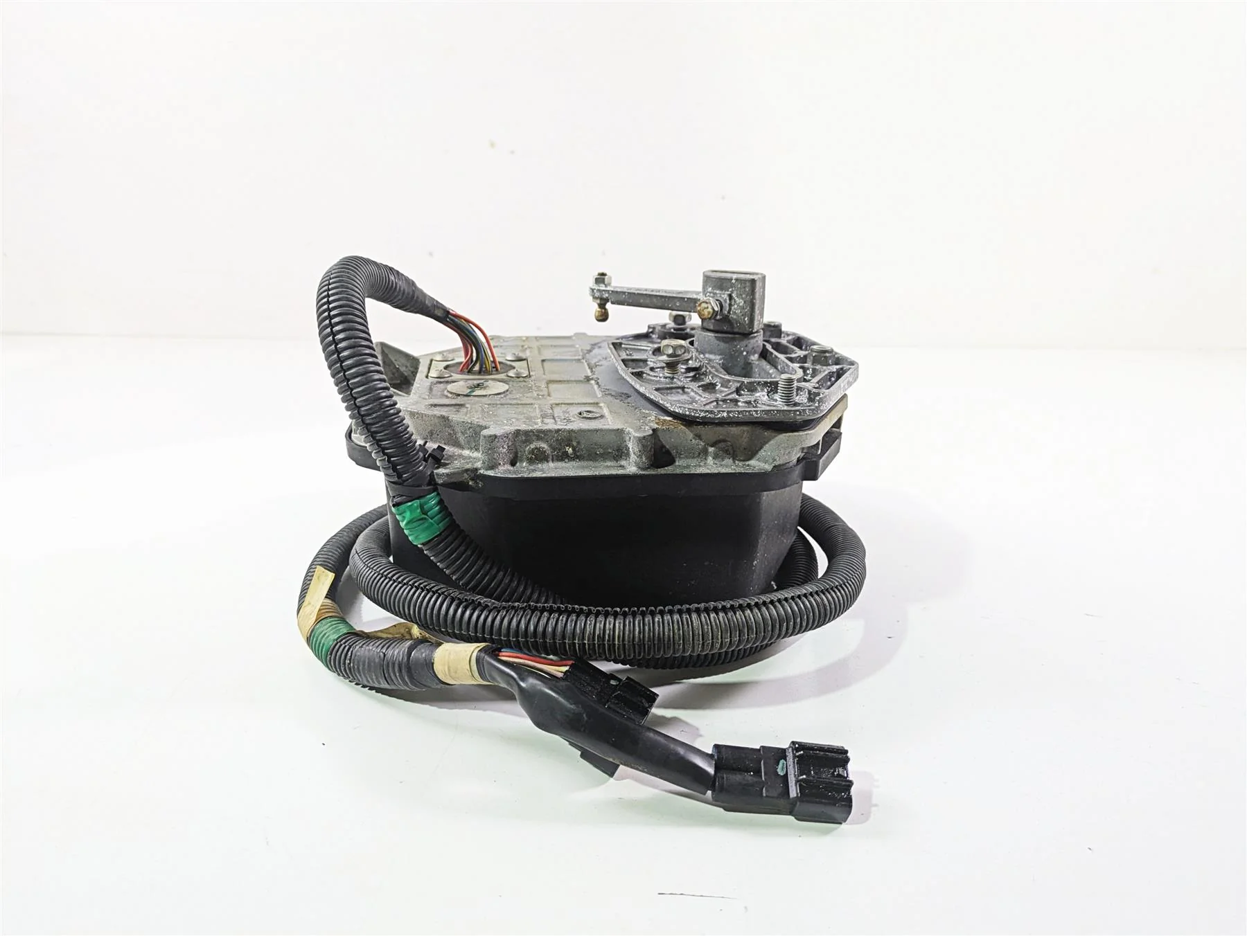 2019 Yamaha VX Cruiser HO 1800 Reverse Control Motor & Box F2X-6140B-05-00 - Image 3