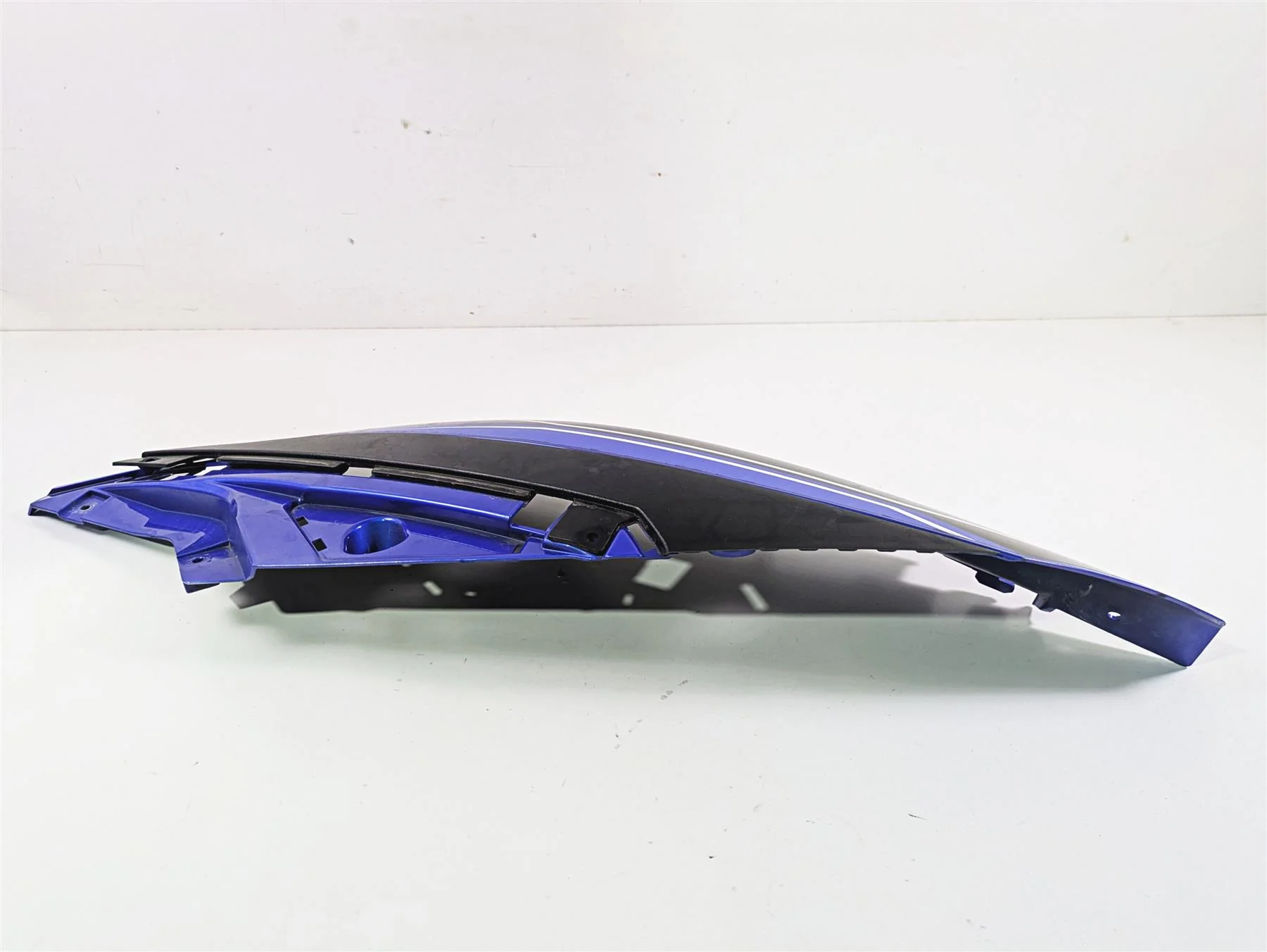 2019 Yamaha VX Cruiser HO 1800 Side & Knee Cover Fairing Set F2X-U377B-10 - Image 5