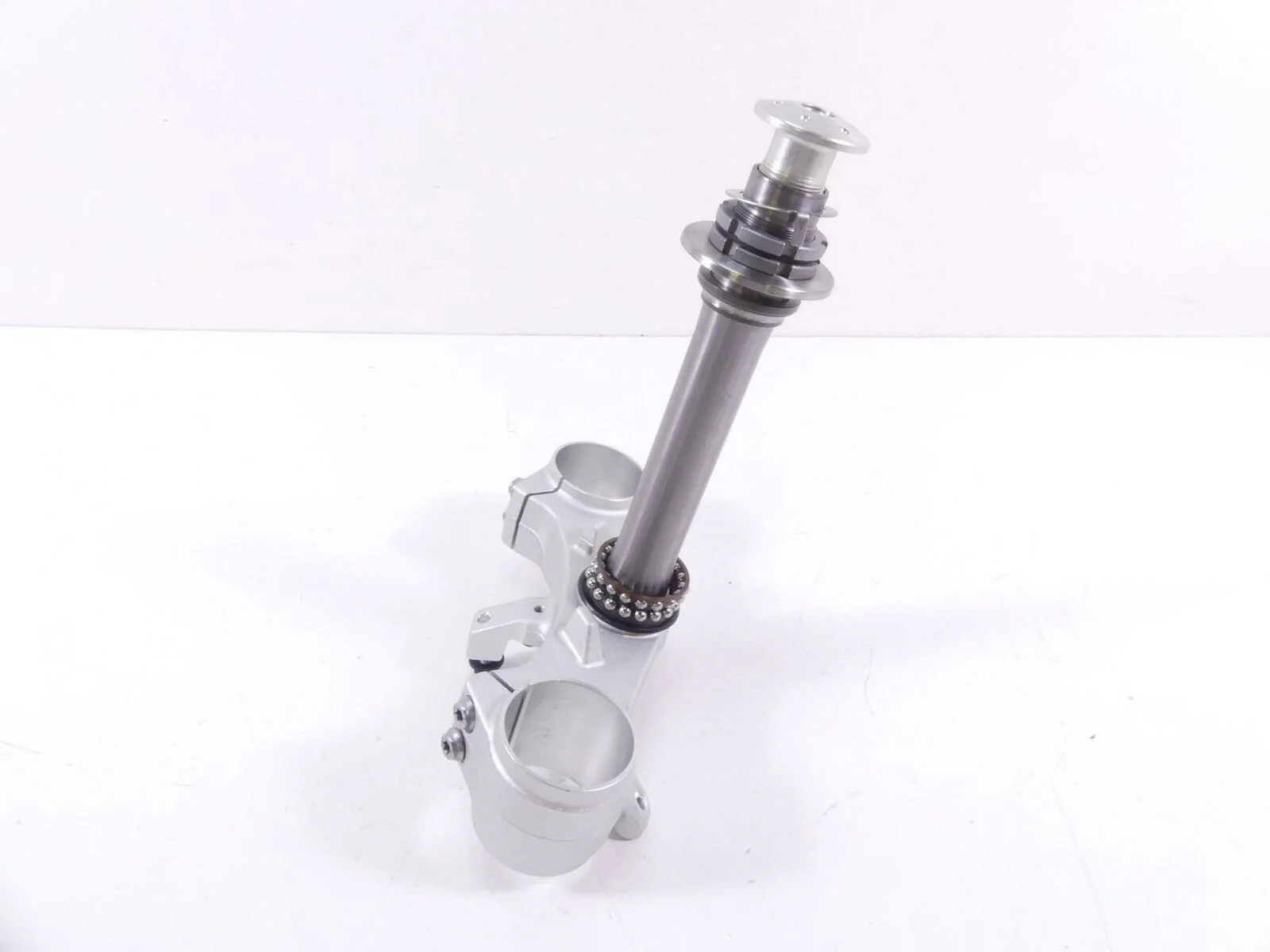 2020 BMW F900 R F900R K83 Lower Triple Tree Steering Clamp Yoke 8404206 - Image 2