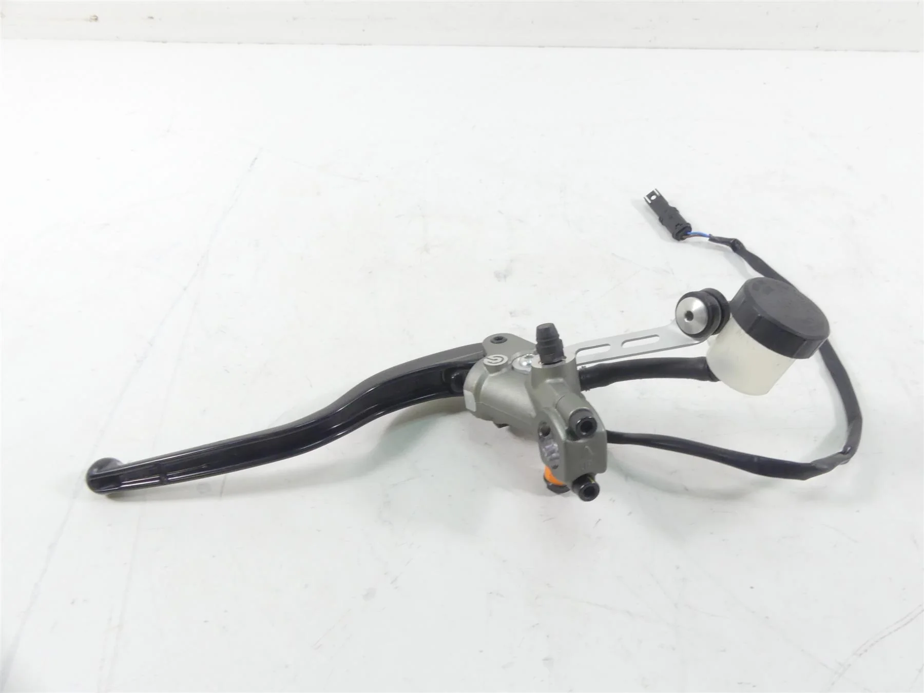 2020 Ducati Panigale V2 Brembo Radial Clutch Master Cylinder & Lever 63040881A - Image 2