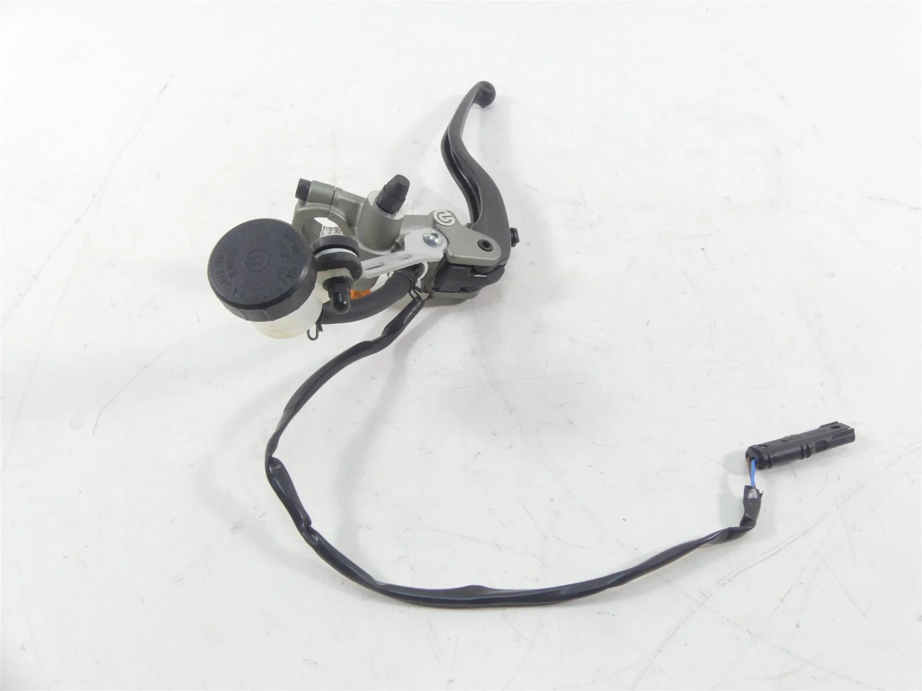 2020 Ducati Panigale V2 Brembo Radial Clutch Master Cylinder & Lever 63040881A - Image 5