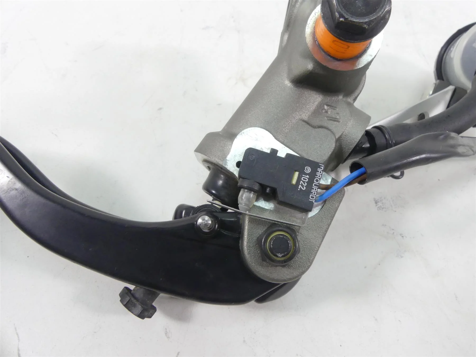 2020 Ducati Panigale V2 Brembo Radial Clutch Master Cylinder & Lever 63040881A - Image 9