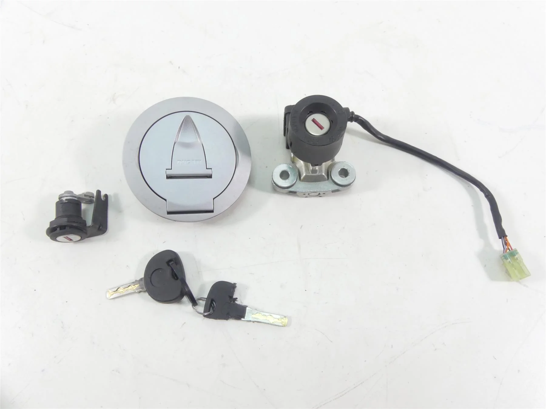 2020 Ducati Panigale V2 Ignition Switch Key Seat Tank Cap Lock -Read 59822312B