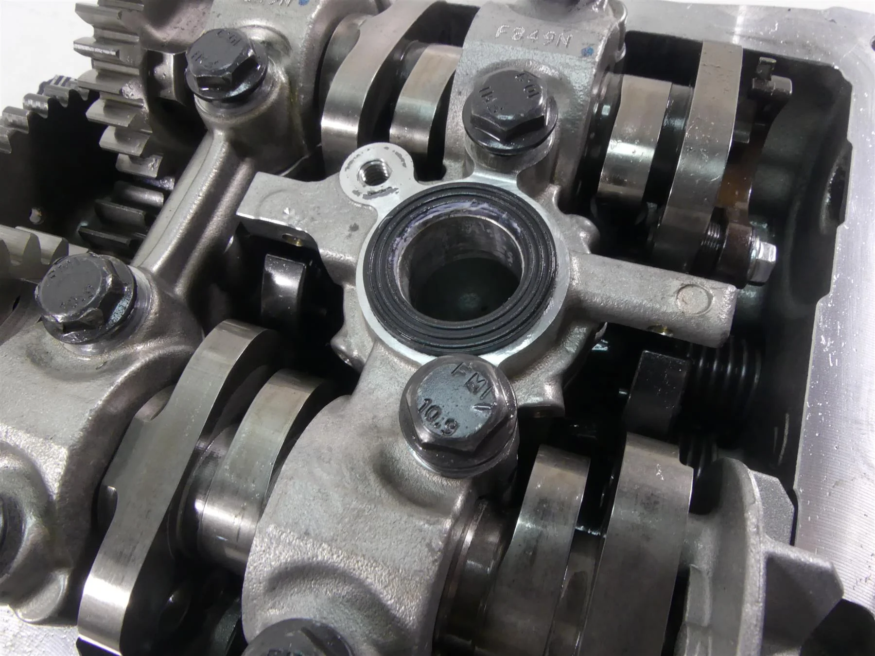 2020 Ducati Panigale V2 Rear Vertical Cylinder Head Cylinderhead 576mi 30123272F - Image 3