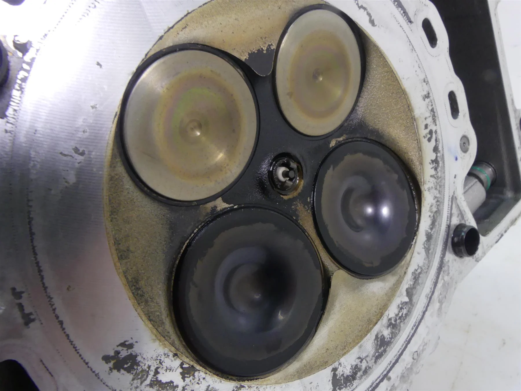 2020 Ducati Panigale V2 Rear Vertical Cylinder Head Cylinderhead 576mi 30123272F - Image 7