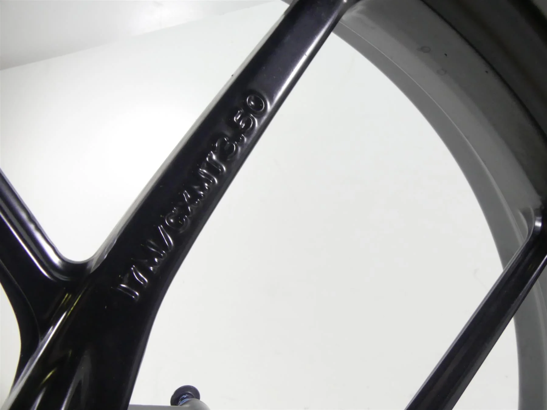 2020 Ducati Panigale V2 Straight Front Wheel Rim 17x3.5 50122341AA - Image 7