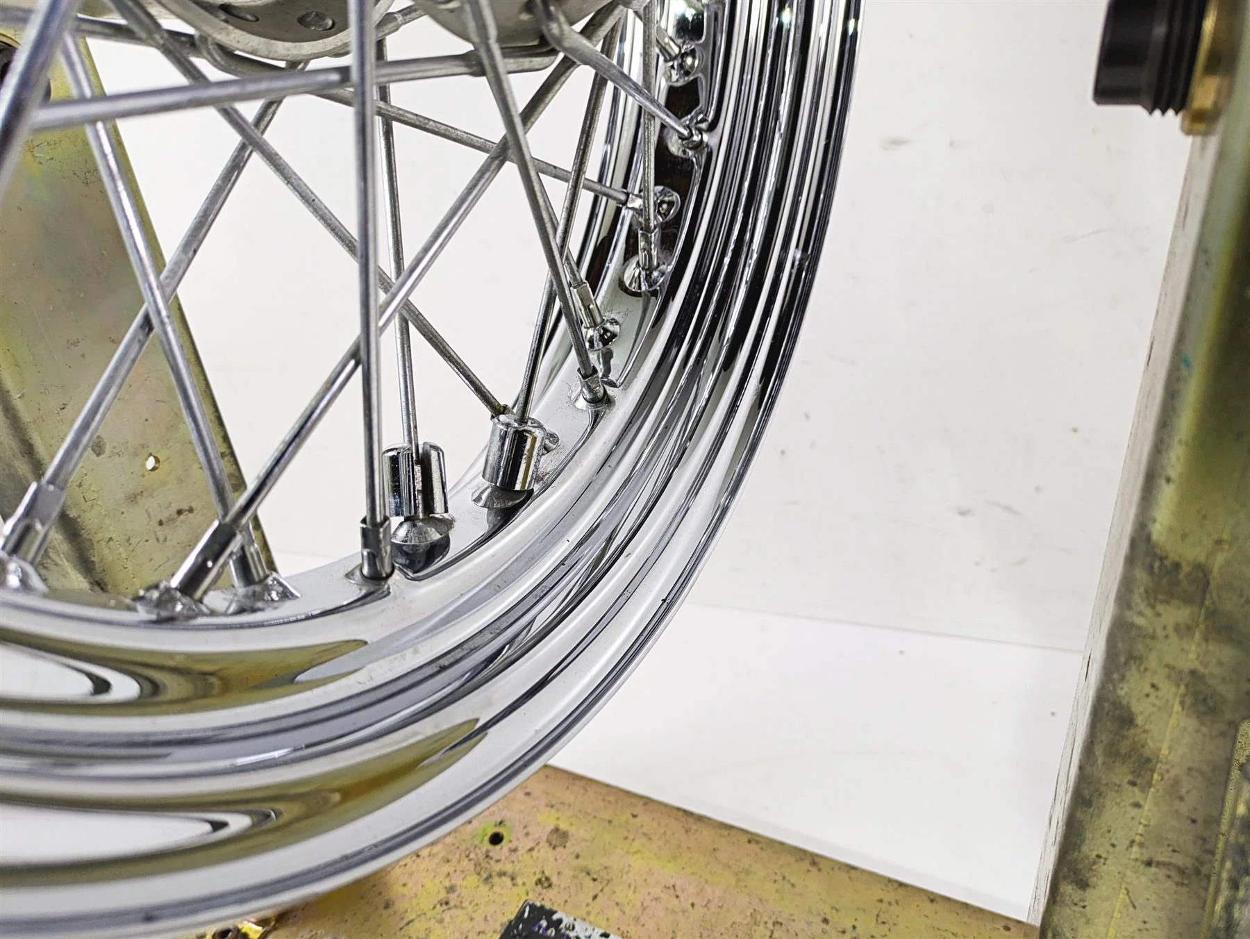 2020 Harley Softail FXST Standard 16x3 Rear Wheel Rim Spoke 40700-08A - Image 11