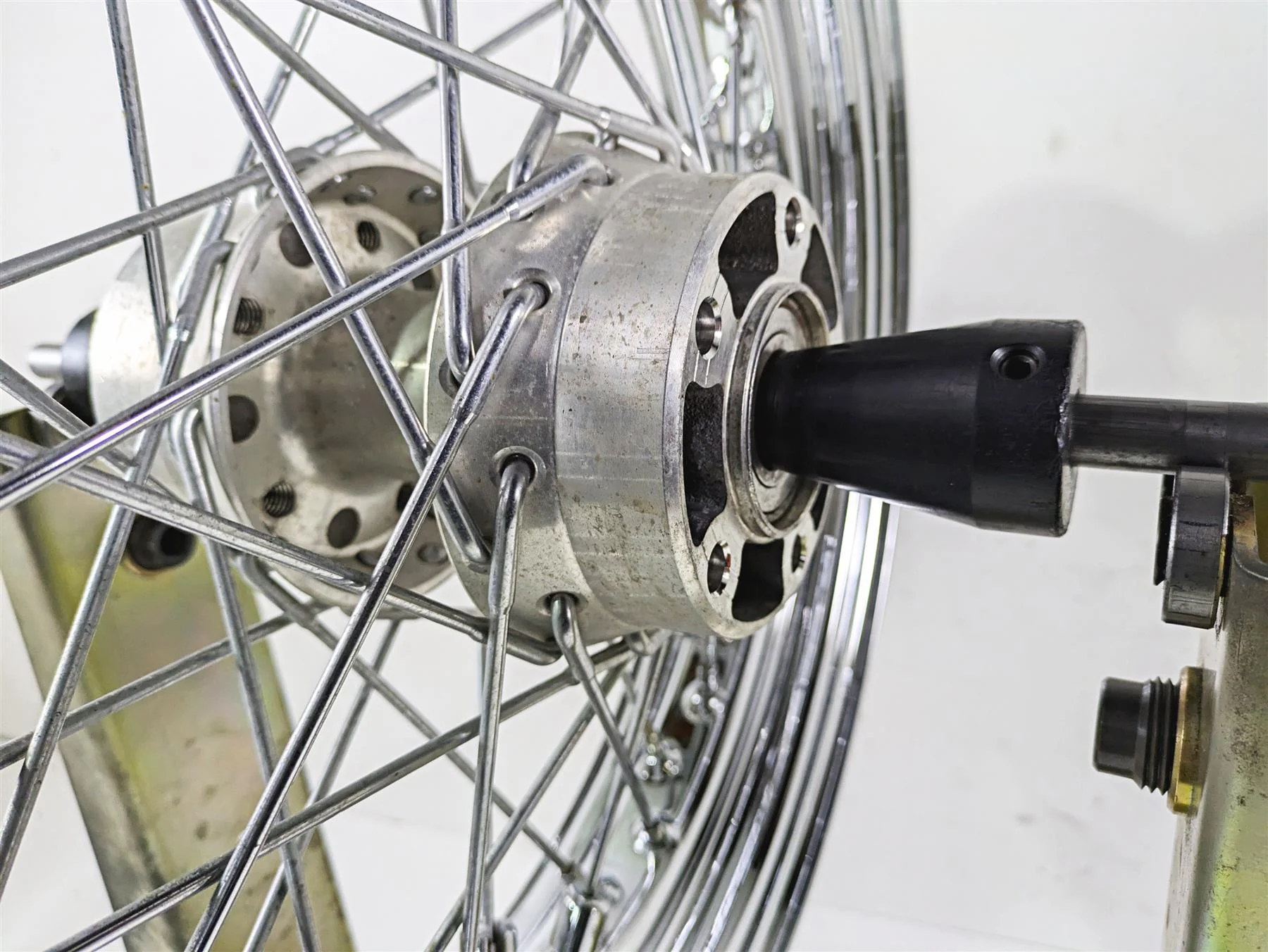 2020 Harley Softail FXST Standard 16x3 Rear Wheel Rim Spoke 40700-08A - Image 12