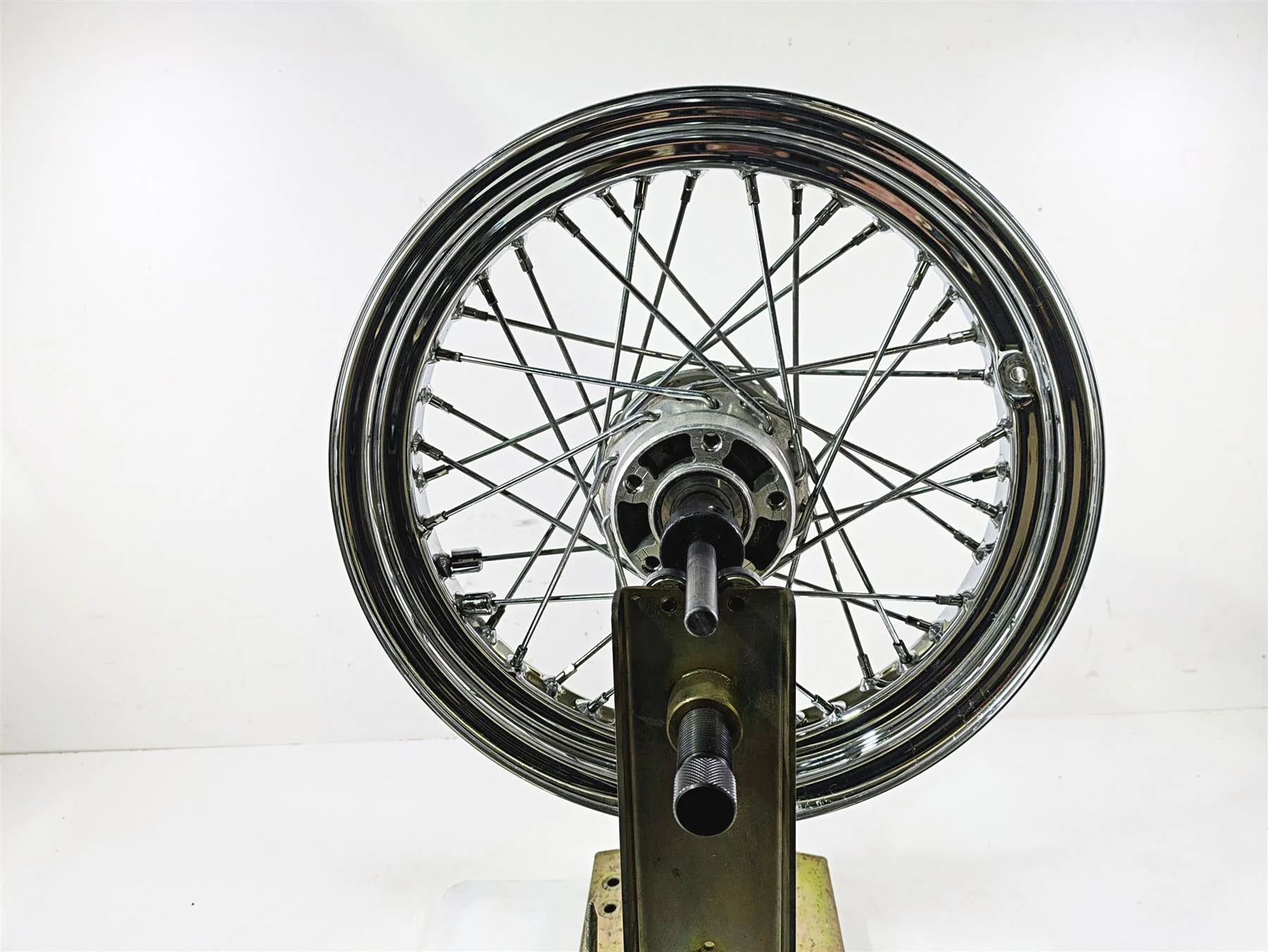 2020 Harley Softail FXST Standard 16x3 Rear Wheel Rim Spoke 40700-08A - Image 4