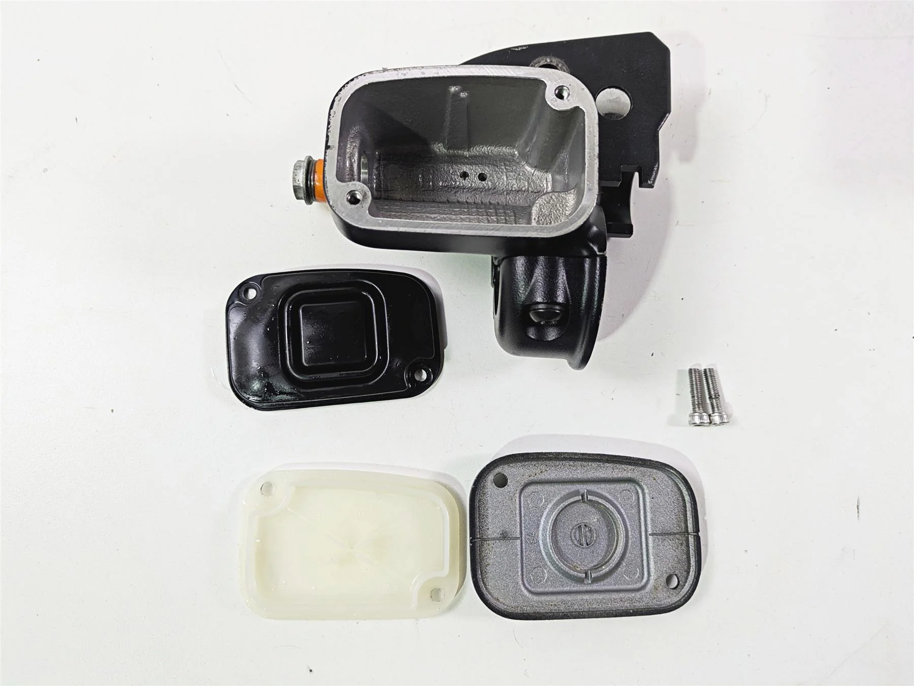 2020 Harley Softail FXST Standard Front Brake Master Cylinder 1/2" 41700233 - Image 9