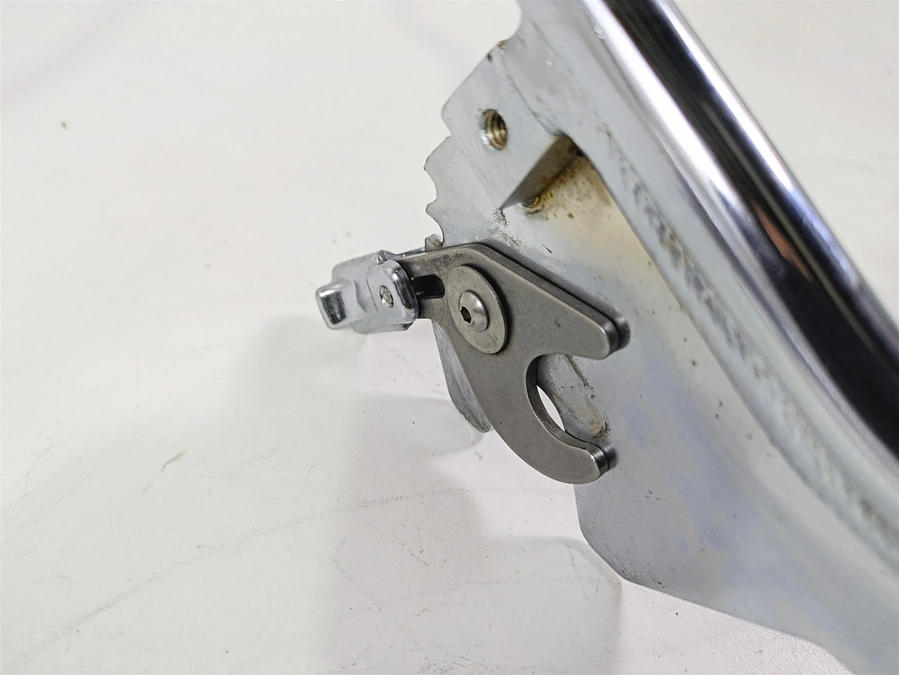 2020 Harley Softail FXST Standard Hold Fast Sissybar Rail & Mount Kit 52300432 - Image 9