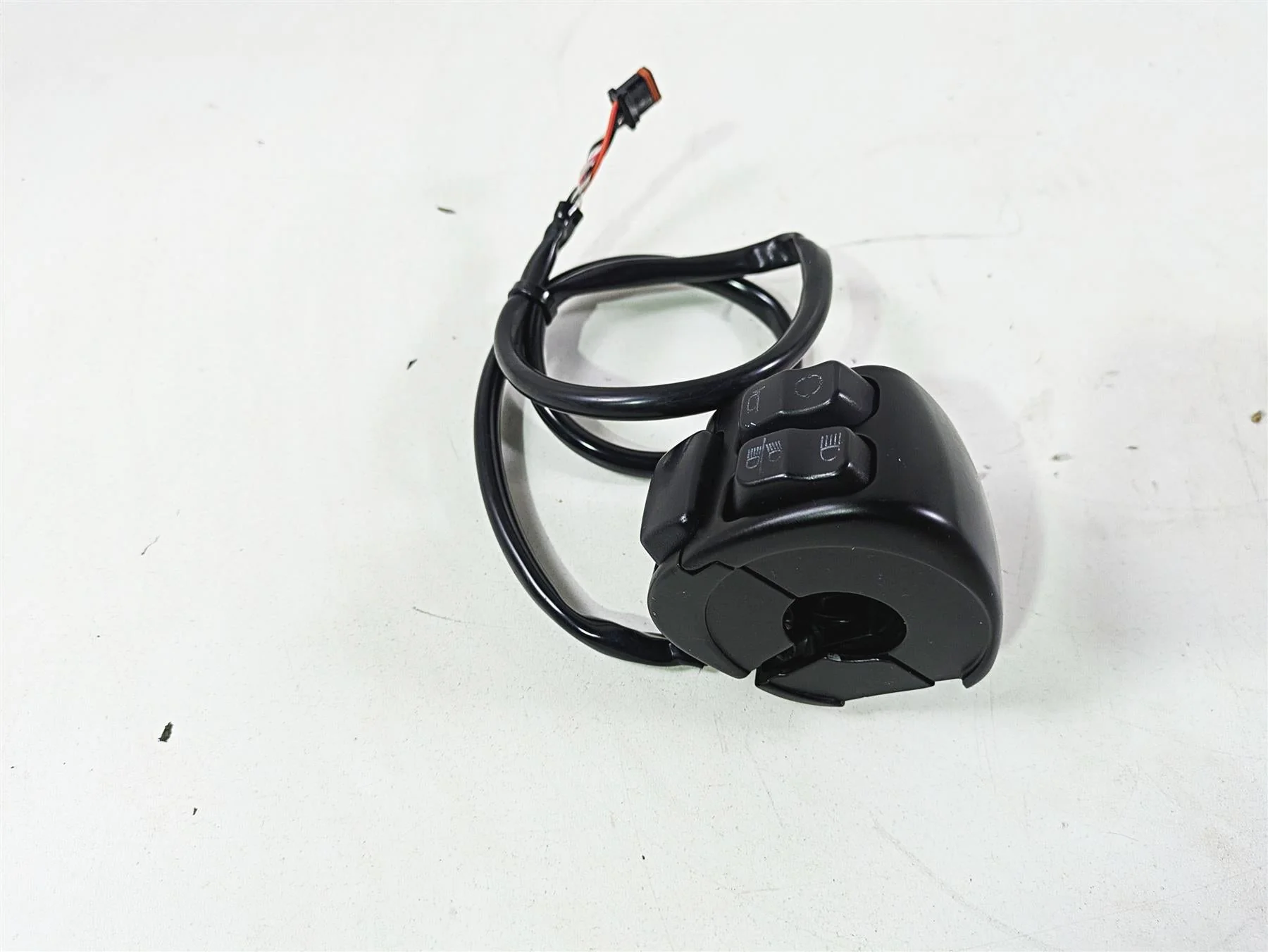 2020 Harley Softail FXST Standard Left Hand Turn Signal Control Switch  71500292 - Image 2