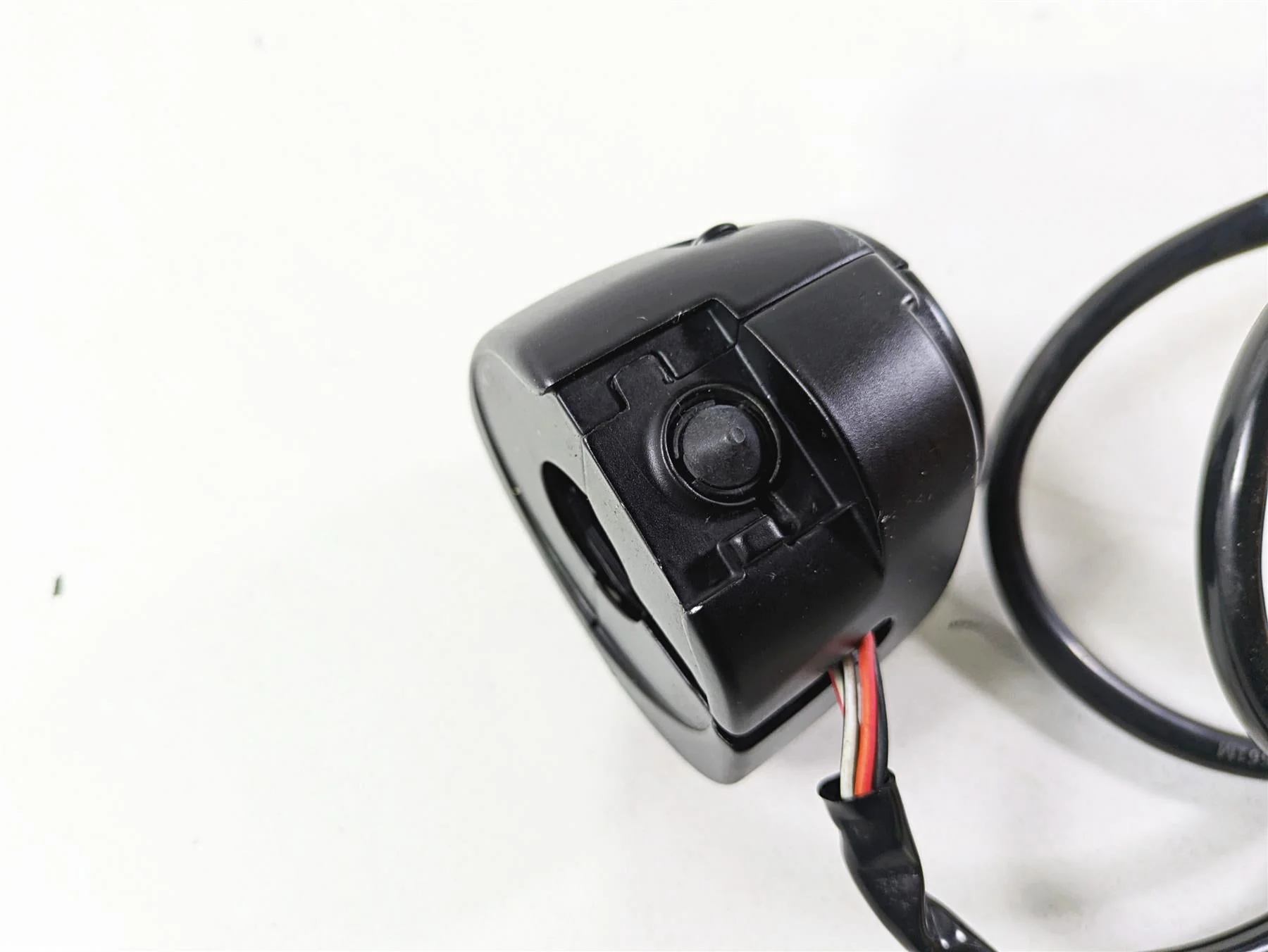2020 Harley Softail FXST Standard Left Hand Turn Signal Control Switch  71500292 - Image 9