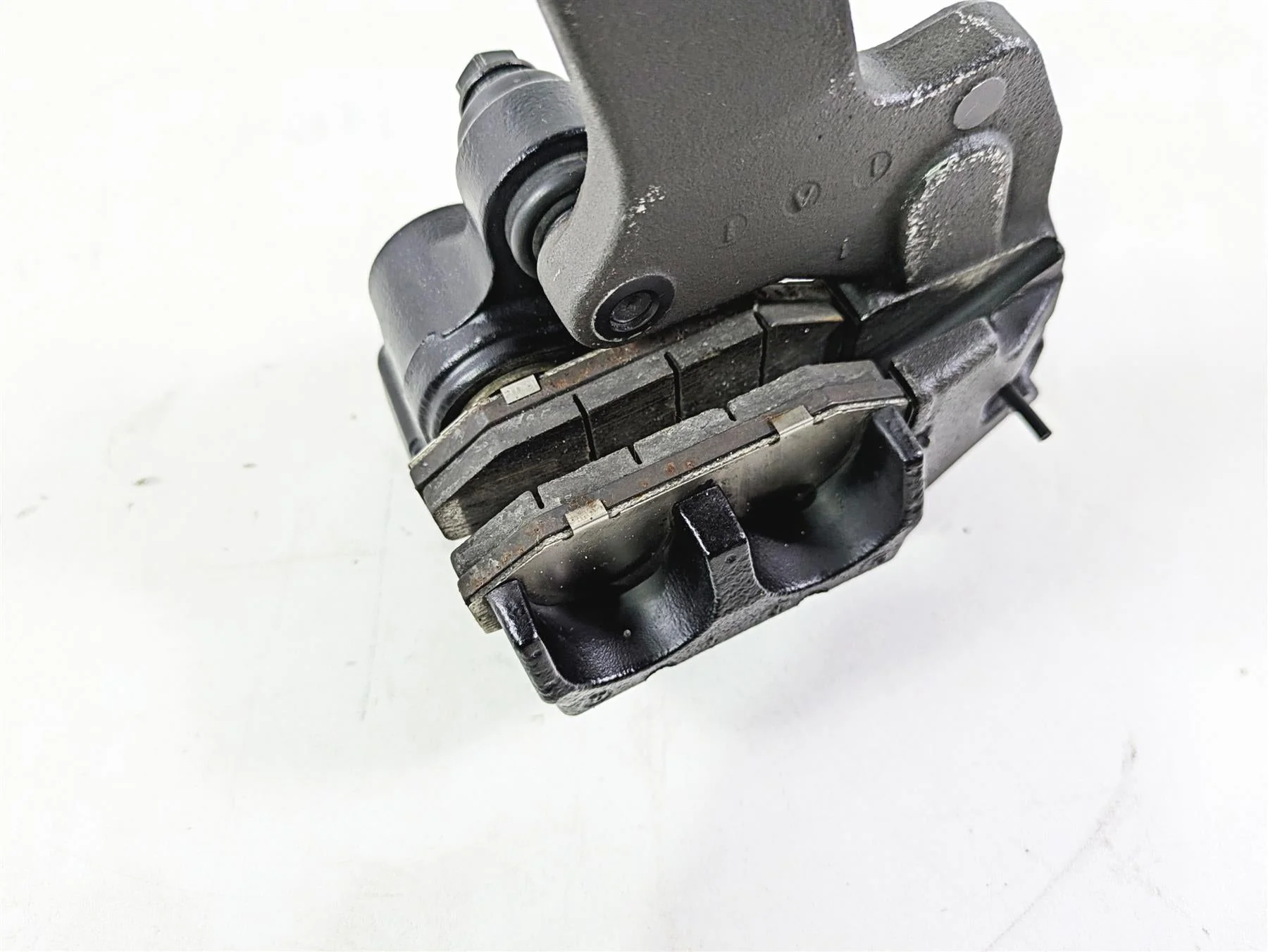 2020 Harley Softail FXST Standard Rear Brake Caliper & Bracket 41300192 - Image 8