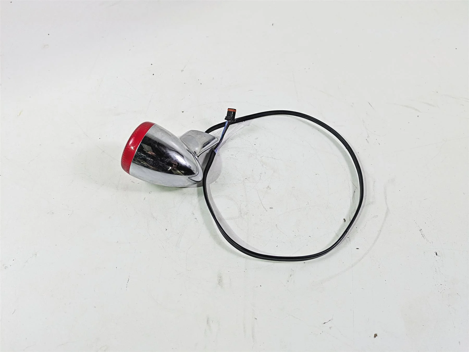 2020 Harley Softail FXST Standard Rear Turn Signal 69438-06 67800966 - Image 2