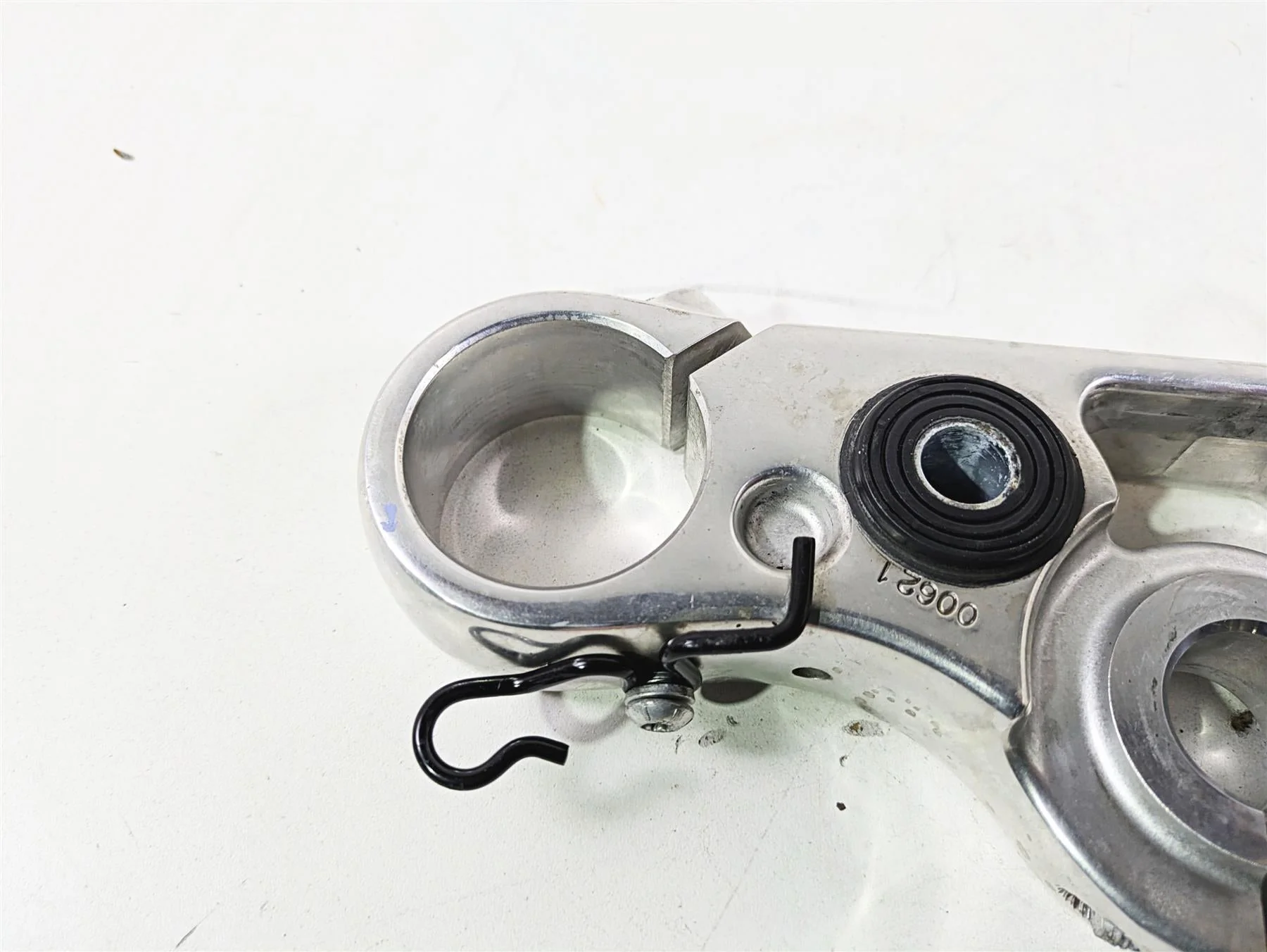 2020 Harley Softail FXST Standard Upper Triple Tree Steering Clamp 45900298 - Image 11