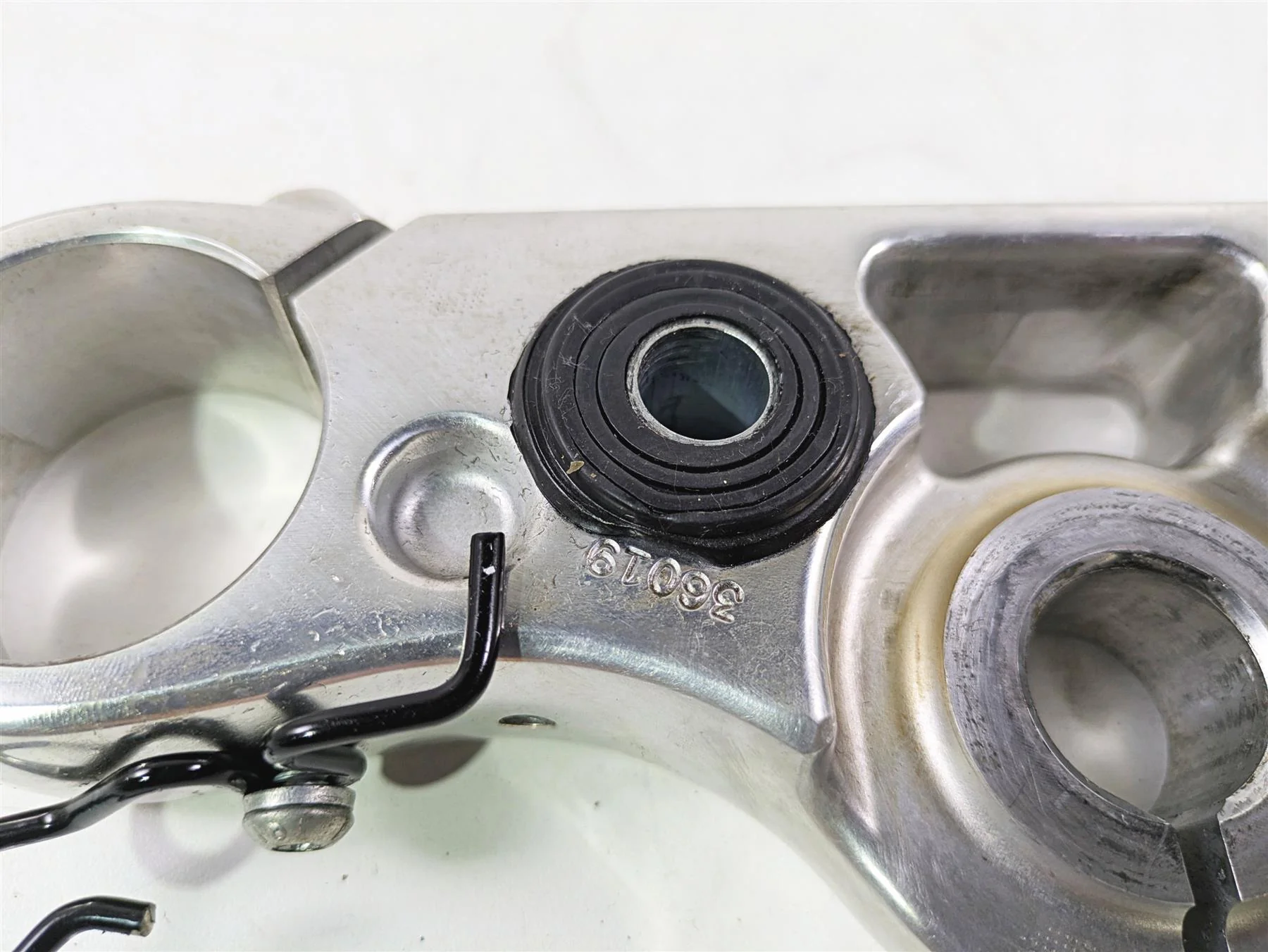 2020 Harley Softail FXST Standard Upper Triple Tree Steering Clamp 45900298 - Image 11