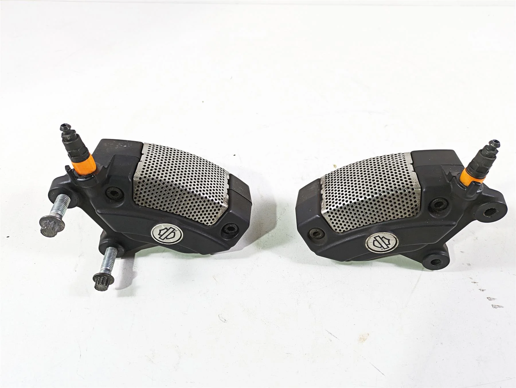 2020 Harley Touring FLHT Electra Glide Front Brake Caliper Set 43027-08 44023-08